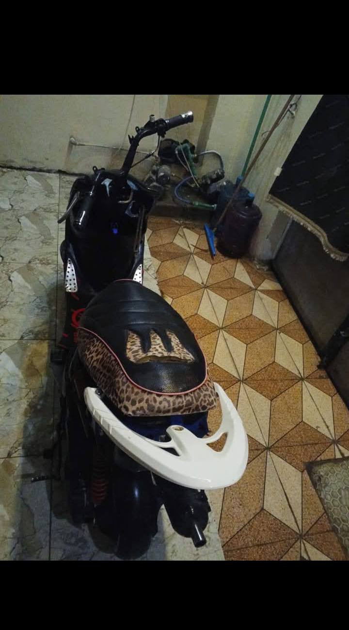 سلام عليكم دراجه ماكس عدله للبيع بيه تزويد خفيف دراجه خير من الله شلعه ومعدل سعر 300مكينه 49 مامفتوحه مكاني بغداد شعب الرقم ***********
