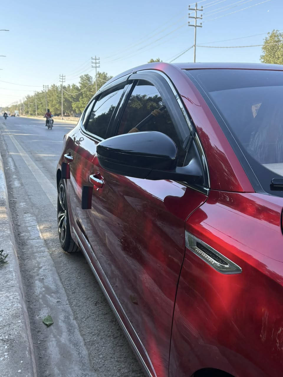 MG6 Trophy موديل 2023 وارد خليجي، أعلى فئة من حيث المواصفات والتجهيز.
ارقى سيارة بالmg

تاريخ الاستلام: 2024  
رقم السيارة: بغداد  

الممشى: 47,000 كم  

المحرك:
- محرك 1500 سي سي تيربو اقتصادي وقوي  

المواصفات:
- فتحة سقف (سلايد روف)
- كاميرا (دوارة)وكاميرا امامية
- حساسات أمامية وخلفية
- إضاءة زينون داينمك
- كشافات أمامية وبروجكترات إضافيه عند الاستدارة
- تبريد مقاعد
- مقاعد جلد كهربائية
- تحكمات كاملة على المقود
- تشغيل بصمة (دخول وتشغيل بدون مفتاح)
- جنوط قياس 18 إنج مع تايرات برجستون

- استخدام نظيف جداً
- داخل ضمان الوكالة
- إدامة مستمرة

السيارة مكفولة شرط فحص وكالة وجاهزة للاستخدام.

السعر: 125 ورقة قابل للتفاوض  

للتواصل: ***********
