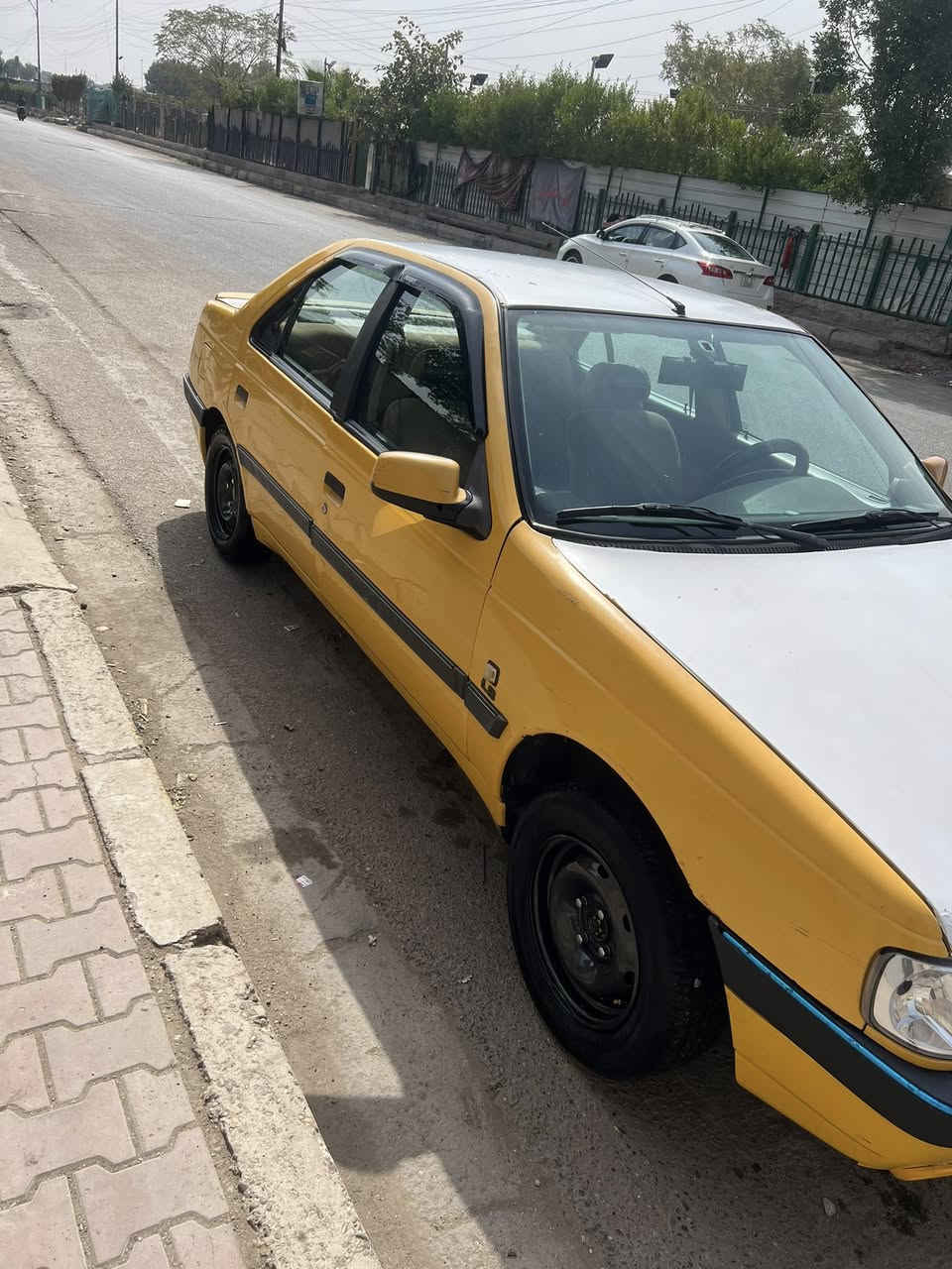 سلام عليكم بيجو لميس ٢٠١٦بيع فقط مكينه وكير مكفولات صدر جديد السياره مكفوله من الضربه تخم تاير قبل شهرين شاده السياره مدوشمه السعر ٤٥  وبيه مجال  ***********
