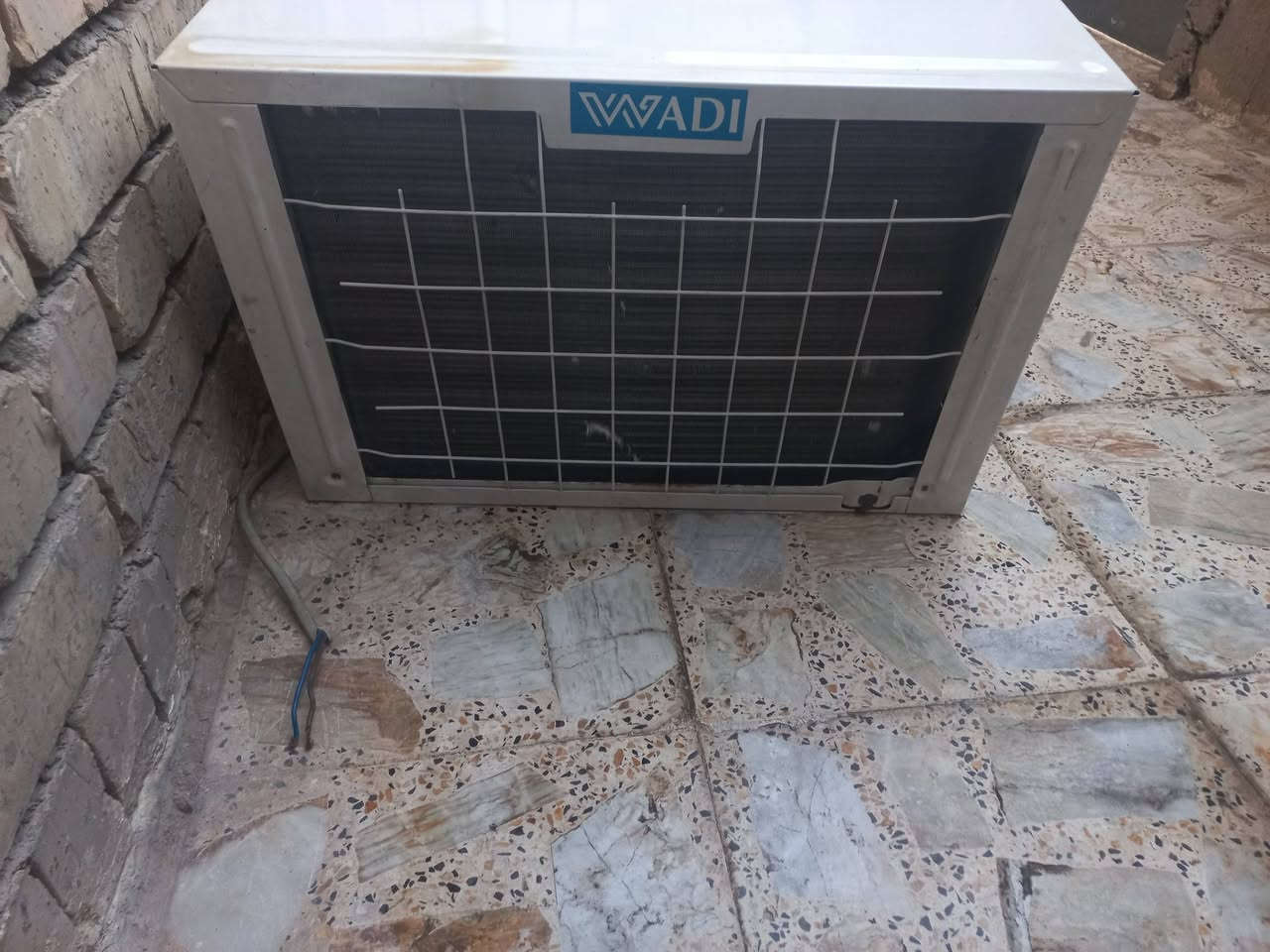 مكيف طنين وادي للبيع تدفه تبريد سعره ٢٥٠ بغداد الاميث ثانيه نواب توصيل بكروه ***********
