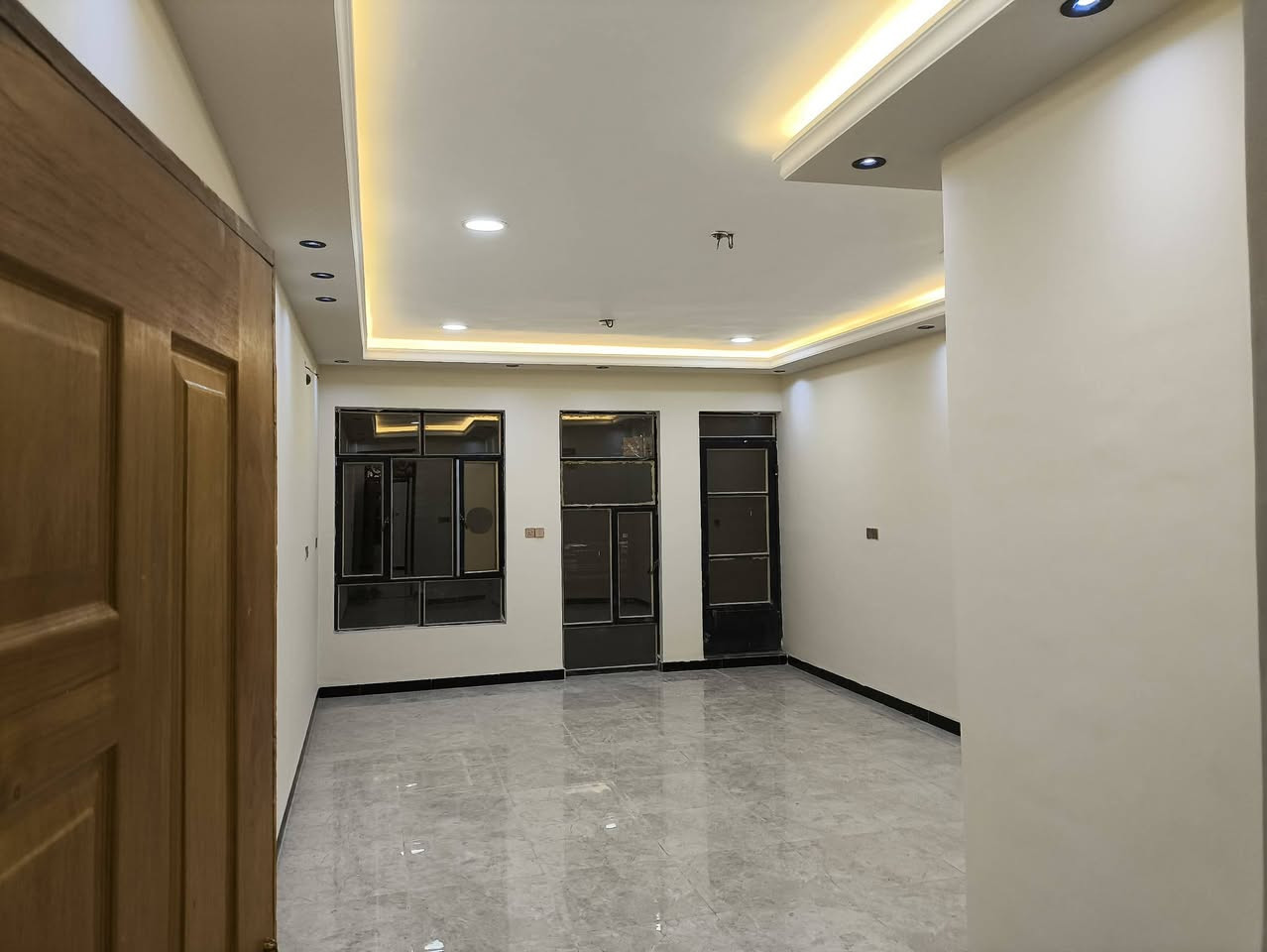 🏡 للدار البيع🏡
📍 الموقع: الغزالية شارع المشجر – مربع تازه عرض الشارع ١٢متر 
📏 المساحة: ١٠٠ متر
🏠 الطابق: طابقين وبيتونه 
وصطحين 🌟

✨ الديكور: حديث جداً ومصمم بذوق عالي
🚪 دخول البيت من جهتين — ممر واستقبال 
🔧 البيت جاهز للسكن 

📞 للاستفسار: ***********
