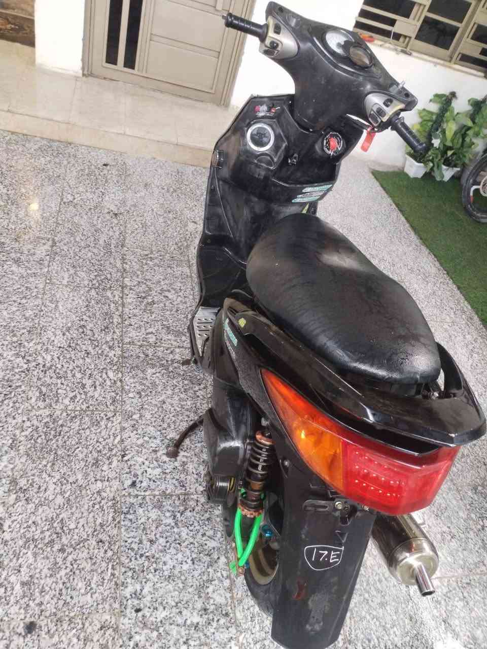 اعاده النشر بسبب الوعود الكاذبه
سلام عليكم
سكنس فحل كوري 
دراجه مكفوله كفاله عامه تزويد خارجي كلجات رياضي اصلي دبلات يدات بريك نشره عل مكينه لايت زنون اصلي  بيه نواعم بعد للبيع سعر مليون وبيه مجال بسيط  او مراوس حسب القناعه مكاني بلديات الاستفسار خاص او ***********
