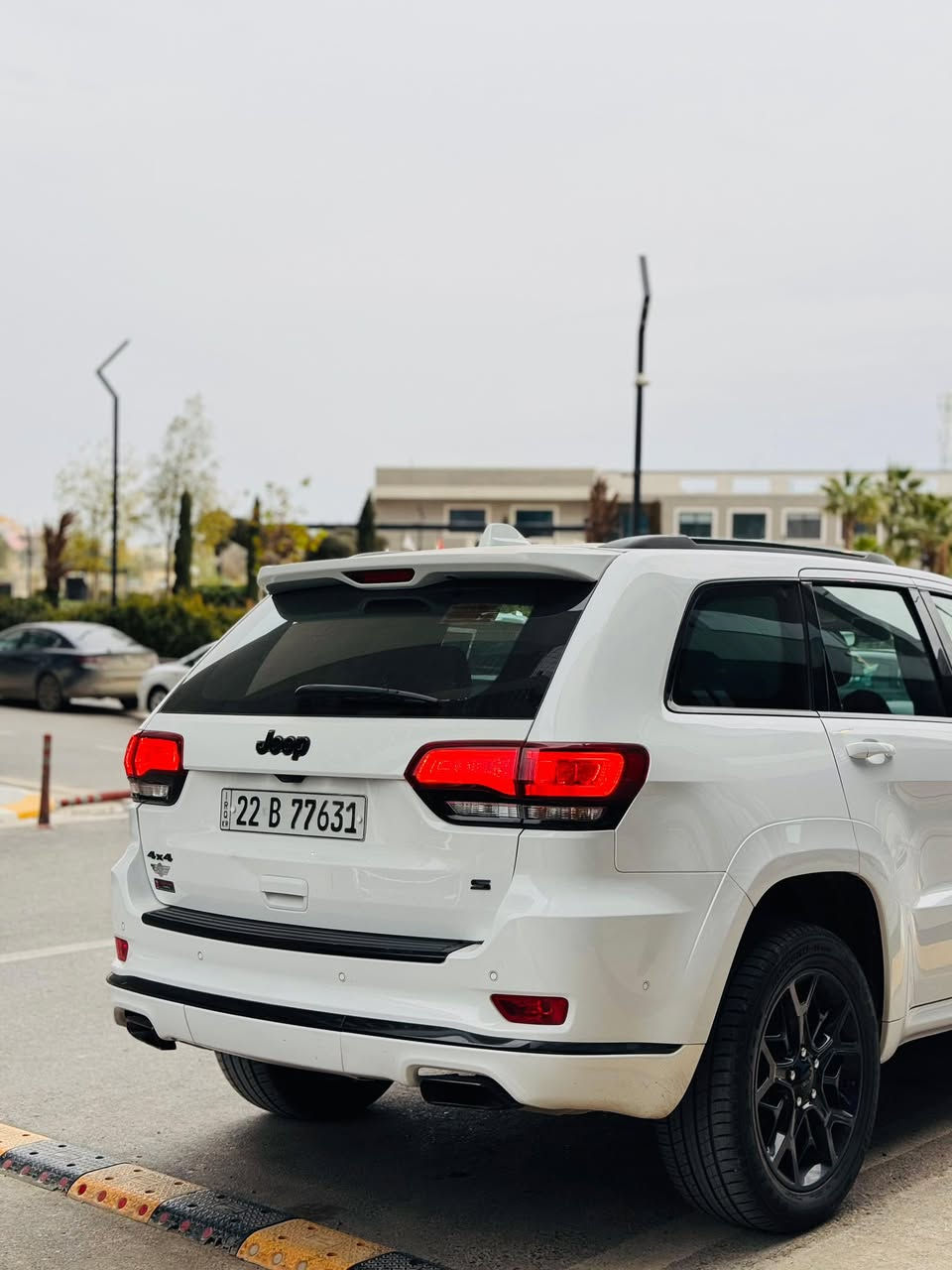 السلام عليكم جيب كراند شيروكي موديل2021 خليجيه فئه S وكالة هارلم رقم اربيل باسمي مكفوله كفاله عامه  ماشيه 55 miموصفات فول واحد ع واحد ام الرادار الأمامي داخل اسود مطعم بحمر بسعر جدا مناسب 315 وبي مجال 
***********
***********
