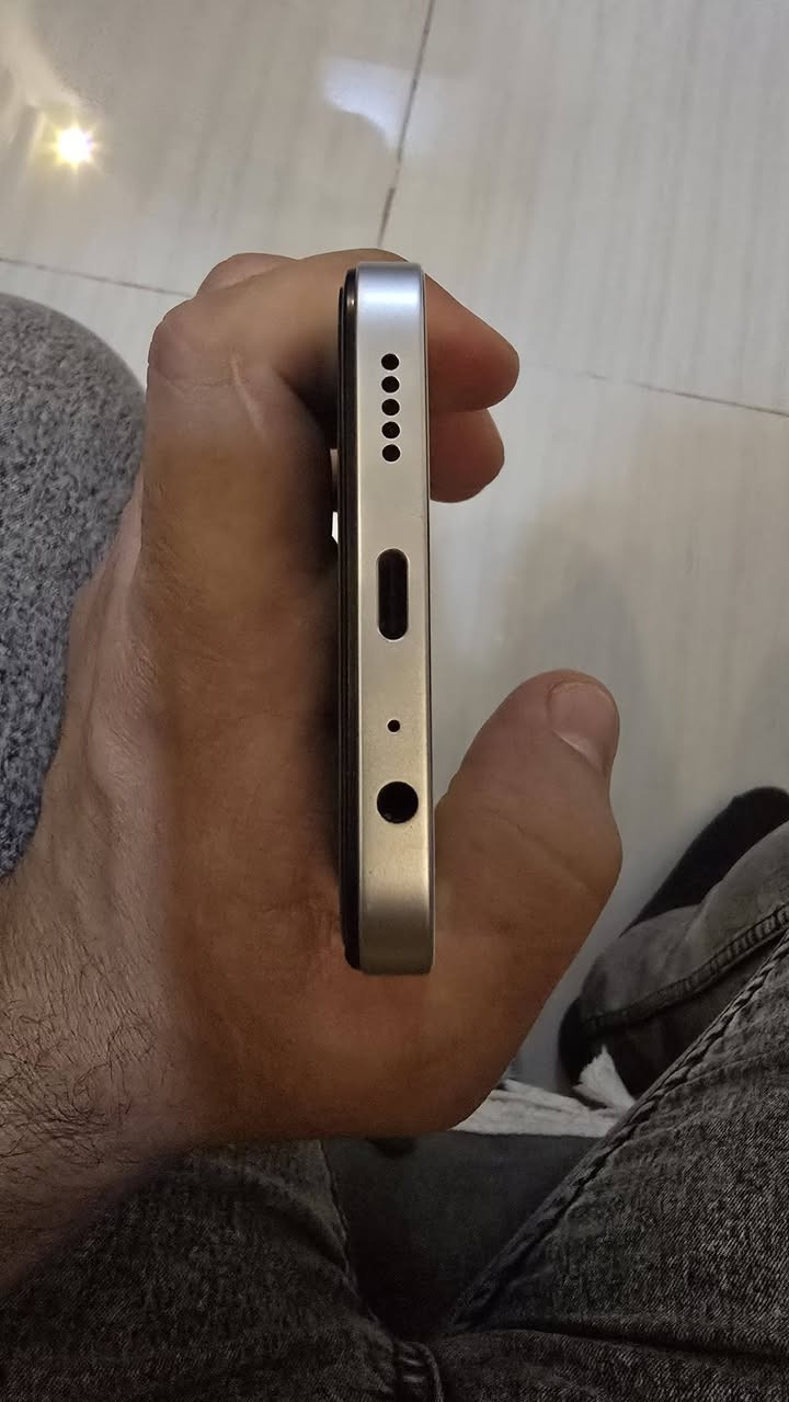 السلام عليكم
هونر اكس 6 سي 
ذاكره 256 
بطاريه 6000 
الجهاز فول نضافه 
مامفتوح نهائي 
سعر 130 وبي مجال 
للطيبين شراي تفضل خاص 
مو شراي رجاء لاتكسر بي


**إذا كنت صاحب هذا الإعلان وتريد حذفه لأي سبب، رجاءا أرسل رسالة إلى الدعم الفني**