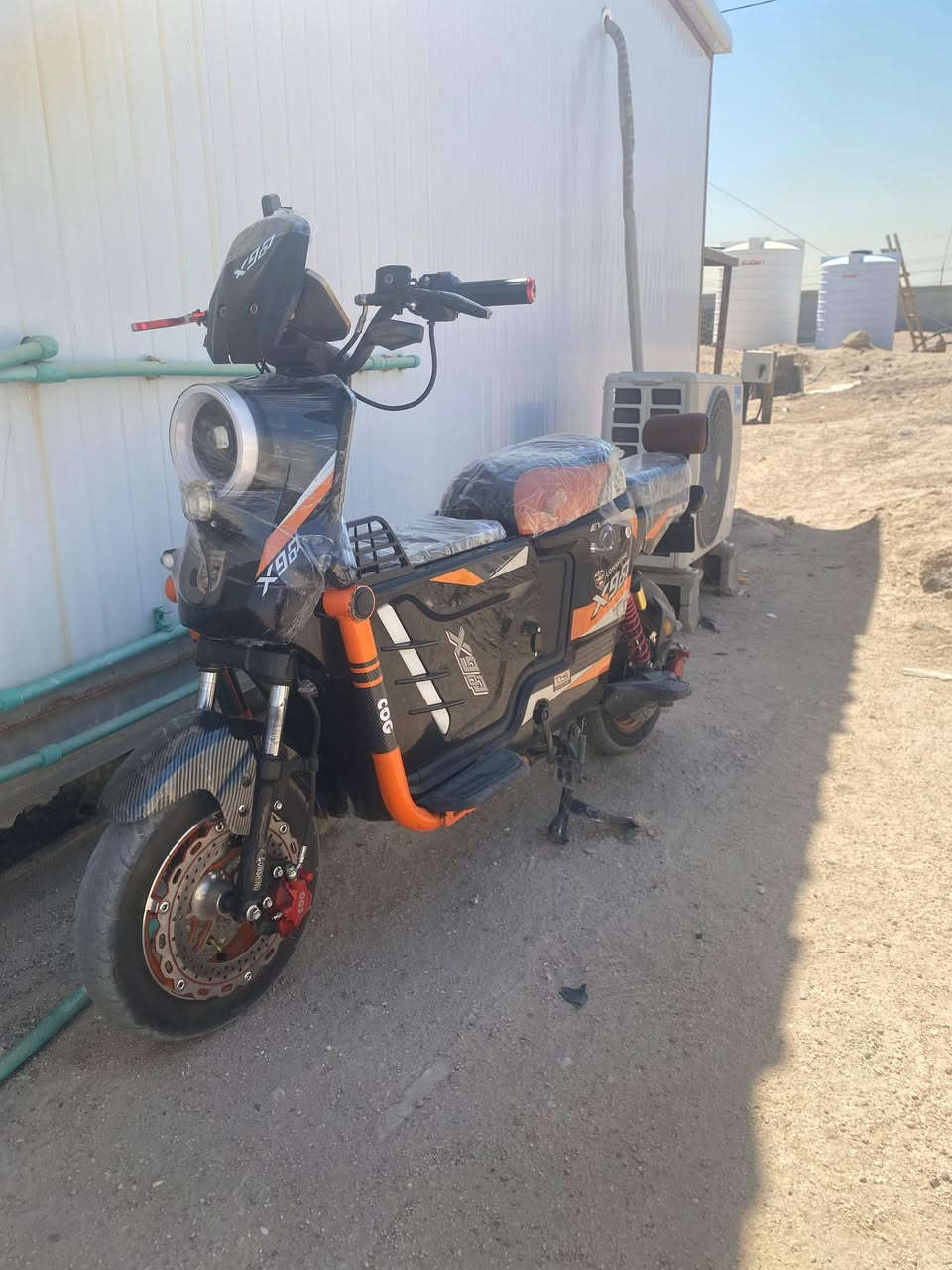 للبيع دراجه 900Xدراجه نضيفه 5بطاريات 33كبار درجه دك سويج وطلع تخبل بيها بس التجوه الوره مكسوره ول بصمه عاطله فقط دراجه السعر 425وبيها مجال مكاني البصره الزبير ارقم***********
