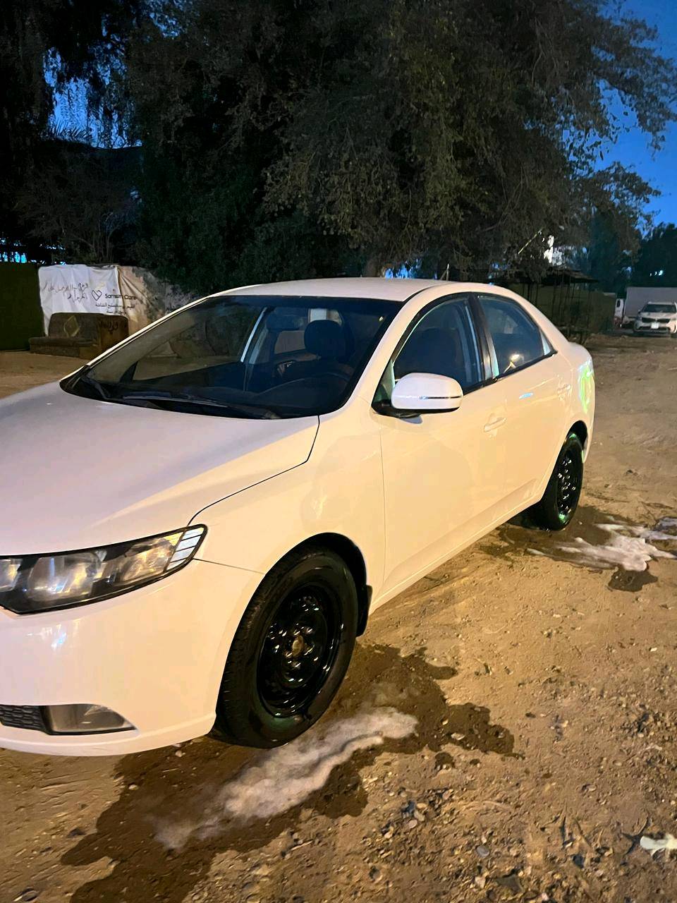 سيراتو 2011
رقم سليمانيه الجديد
هزه جديده وسنويه لل2030 باسمي
مكان سياره بغداد
لون ابيض خليجيه مصبوغه حزام
تخم تاير جديد 
حساس خلفي
مري كهرباء
داخل لونين كشنات وبطاين
مبدل كير جديد
تبريد وتدفئه شغال
محرك 1600 
كير 6 نمر
تحكم ستيرن
  دواخل بلاديه من سيدي ودوشمه بلاديه
السعر ب88 مستعجل على البيع
***********
عمر