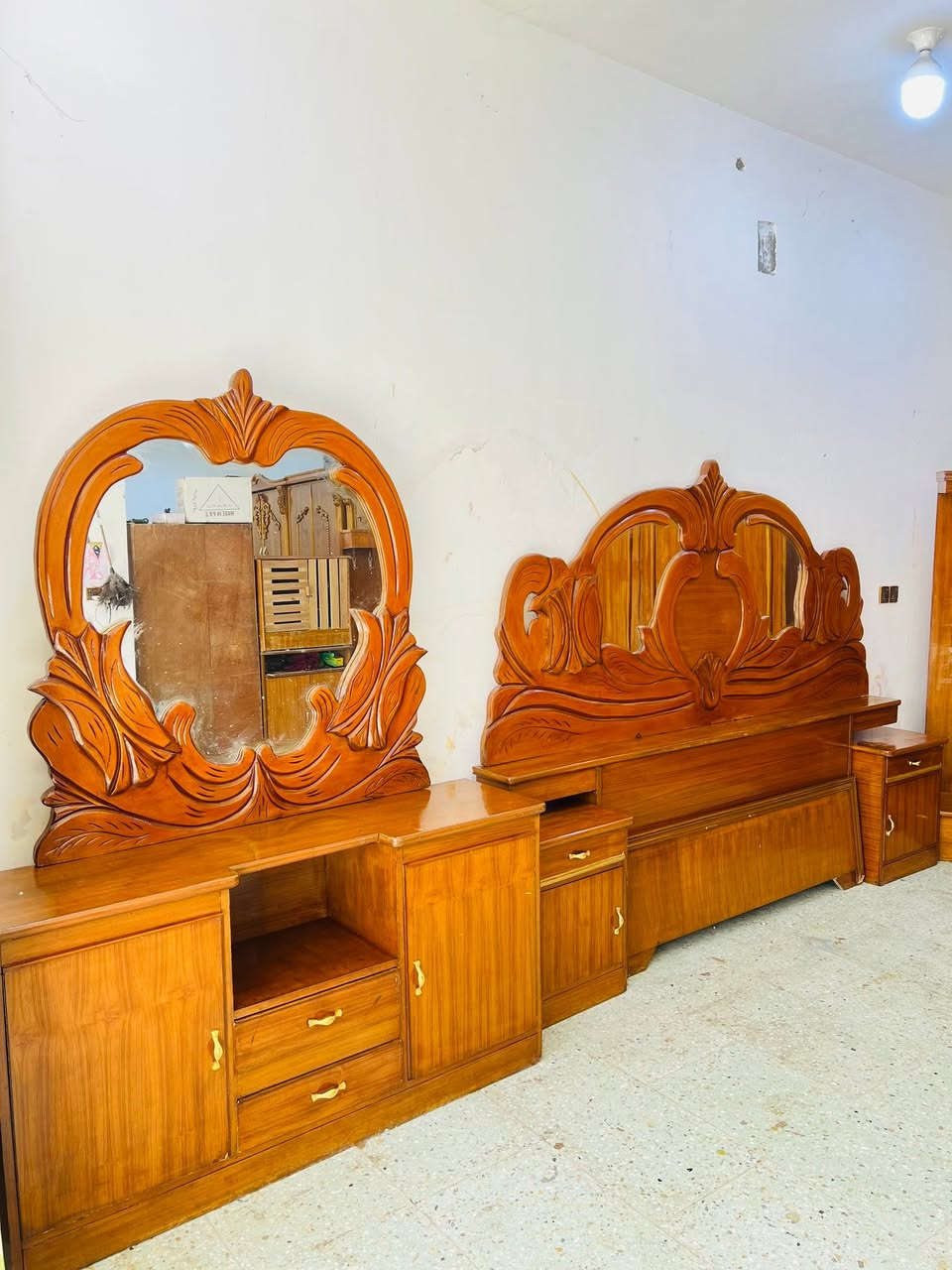 سلام عليكم 
غرفه ام السته ملحق شغل ثكيل 
داخل وخارج صاج 
مستخدمه شي قليل 
 ((سعر 580وبيه مجال ))
بغداد مدينه الصدر
 اكو توصيل 🚚 
***********

