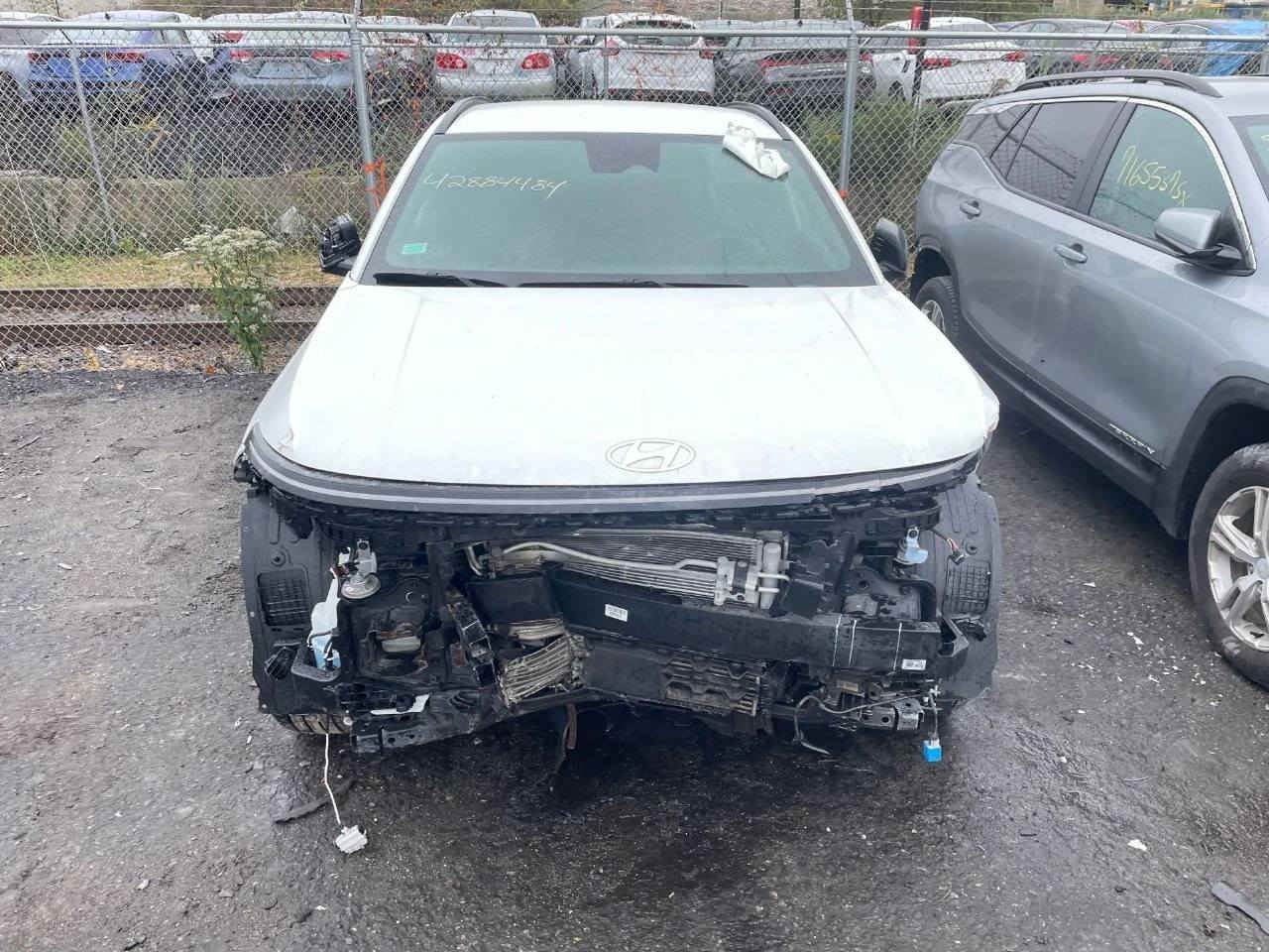 السلام عليكم 
هونداي كونا N LINE S 2024 فول مواصفات ما عدا البانروما السياره حالياً بغداد حادث موضح في الصور شغاله وتمشي على وضعها السعر 145 
للاستفسار ***********
