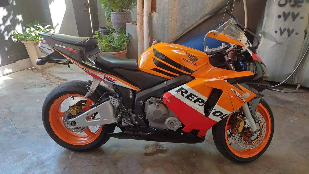 سڵاو ئەم ماتۆڕە بۆ فرۆشتن
Honda 600rr
2004
Repsol
۲ تایەی تازە 
تازە سێرفس کراوە 
ماتۆرەکە ماڵی دۆستە 
دوکەڵی نییە 
۲۷ مەعامەلە
***********
