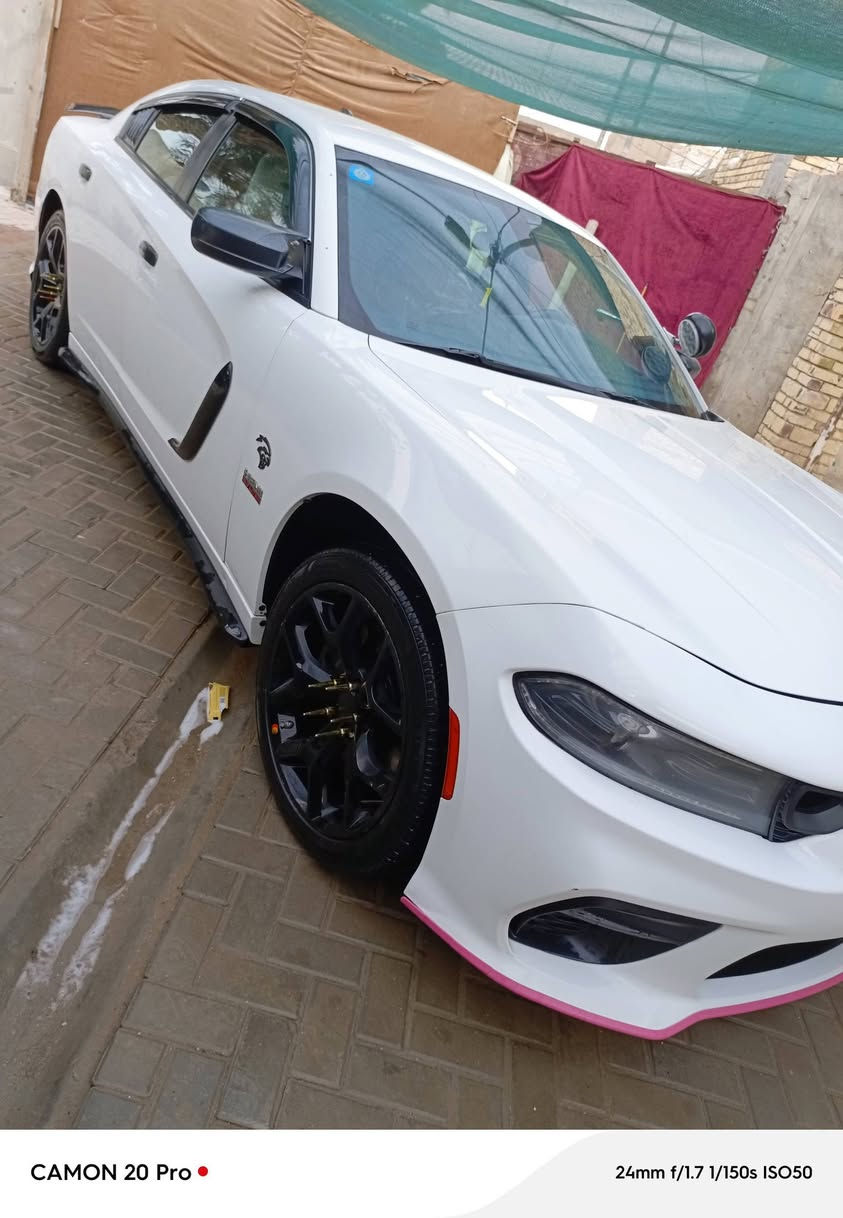 سلام عليكم جارجر بوليسي هيمي 8 سلندر مديل 21 سياره كلش جديده حادثه حلو موضح بصوره سياره نضيفه وحلوه كلش مكينه مامفتوحه كير يخبل سياره حلوه رقم بغداد سنويه ل28  سعر 175 بلاش والله سعره مكاني ديوانيه نتصل بدون مراوس  ‏‪***********‬‏
