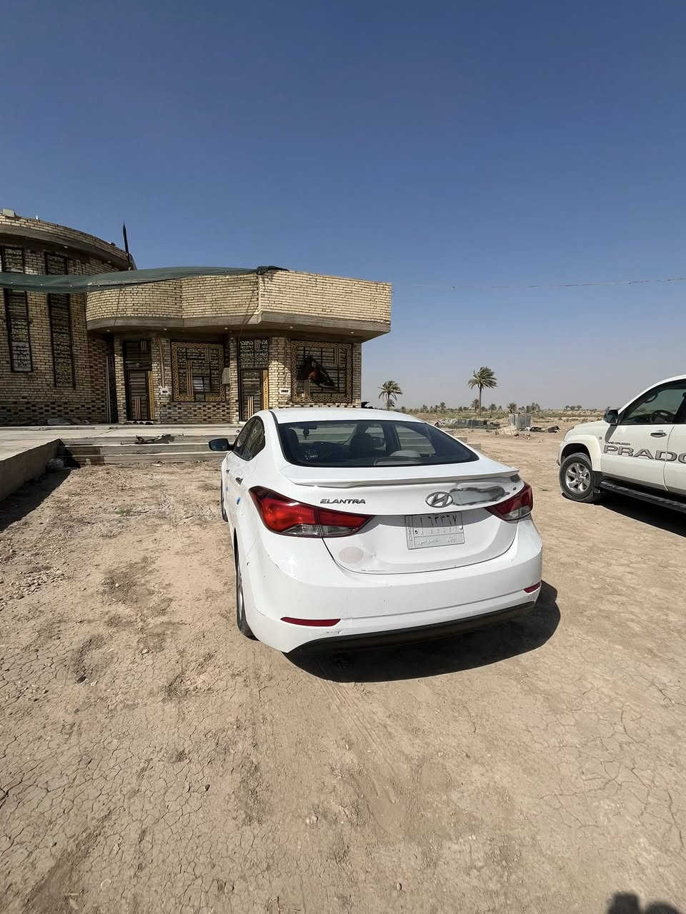 النتره موديل ٢٠١٥ خليجي فول موصفات فتحه كامره شاشه مري شفط رقم بابل بيه نص الباب الصدر صبغ والجملغ  مرشوش بدون دواخل ولا معجون سعر ١٢٧ وبيه مجال هاذه رقمي ‭٠٧٨٣ ٨٩٣ ٧٤٧٩‬
