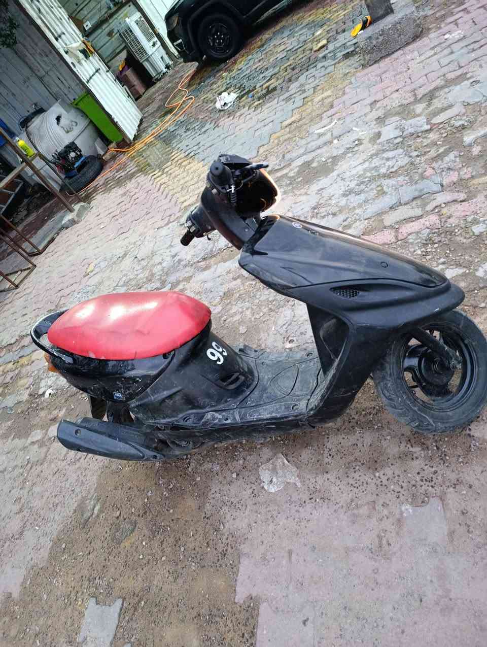 السلام عليكم للبيع قجمه شغال سلف وهندر مكينه شرط طياره شلعه ومعدل ونعومه دراجه تخبل  مكاني بغداد حي العامل سعر350بيه مجال ***********
