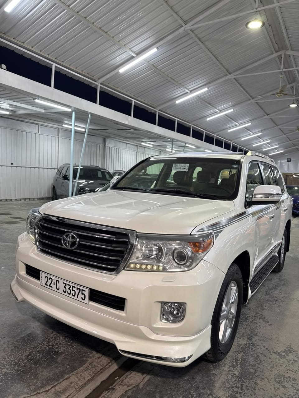 السلام عليكم
📍اخوان شكرآ للمتابعين الكرام نقدم لكم كل ماهو جديد ومميز 
معرض الريان لتجارةالسيارات
لاندكروز 2013فطيم فول 
فول مواصفات سلايد روف 
داخل جلد كراسي كهرباء 3حركات
مكفوله من الصبغ سياره جديده جدا
رقمها اربيل تحويل مباشر 
الاستفسار***********
📍الموقع بغداد الكريعات (معرض الريان)
