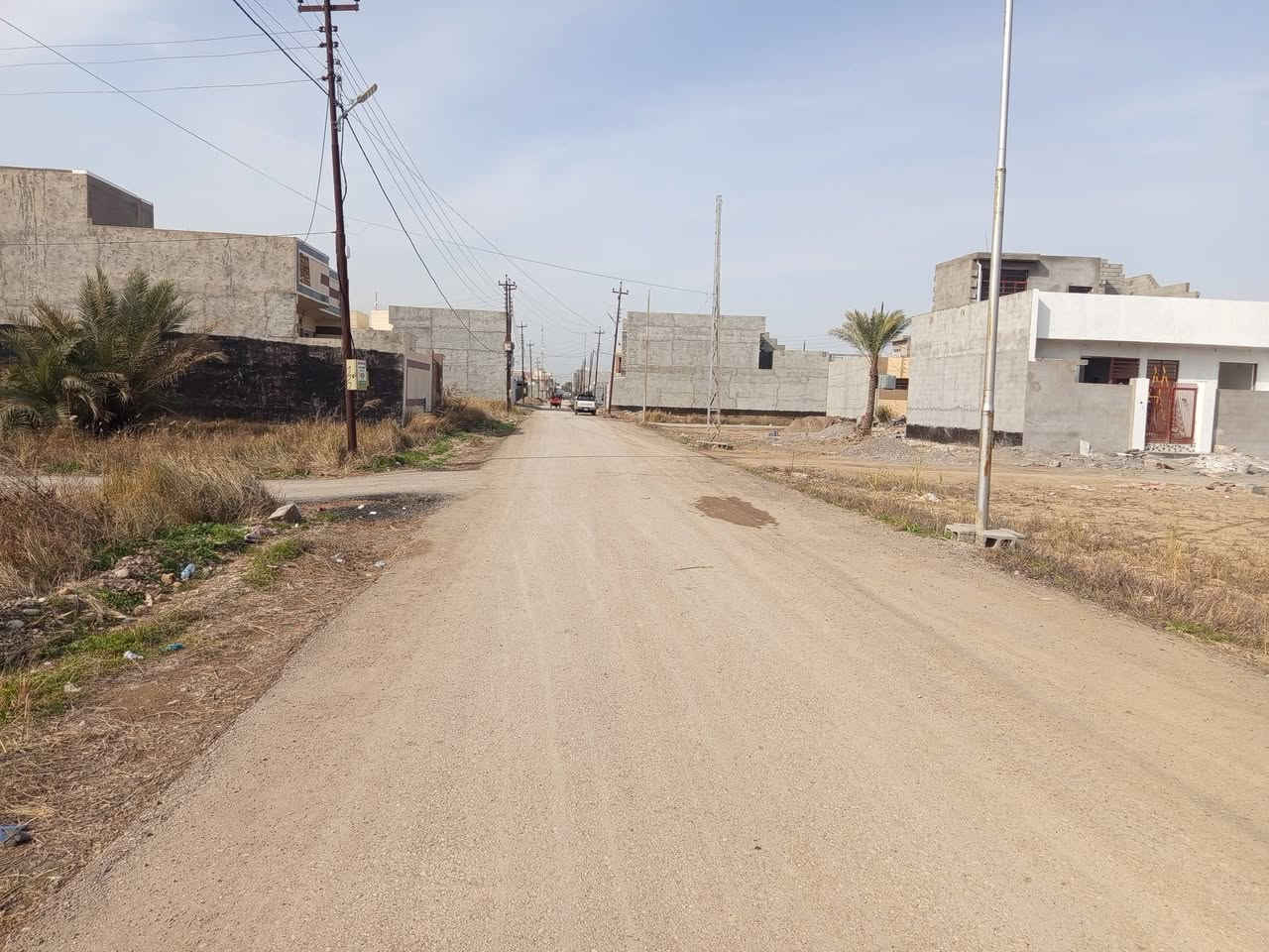 بتلو 100م مع مواد بناء وباب للبيع  طابو زراعي سند 25 مكاتبه ووكاله ماء وكهرباء وتبليط وخط مولد وإنارة تقاطع القدس فرع حدادة بلا حدود مقابل جامعة الرافدين شارع عرض 15م السعر 35مليون وبي مجال للشراي للاستفسار خاص او ***********
