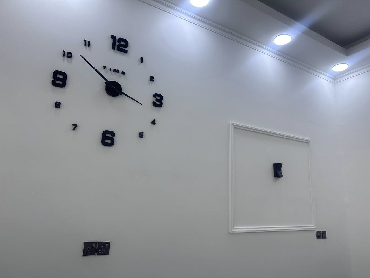 مستعدون الكافة عمل الجبس وعمل الاصباغ
وعمل الفوم الخارجي وطلس الجبس  الوحات الجداريه 
وعمل بديل الخشب  وكافة الديكورات ***********
***********
