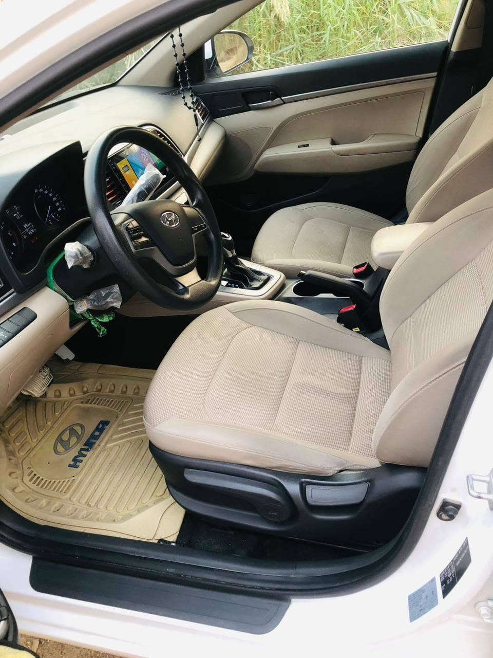 السلام عليكم
النترا سوبر خليجي 2019
فول مواصفات. 

بيها باب الصدر مبدل باب خليجي وكاله شرط السونار الباقي كفالة عامة. 
رقم بغداد إنكليزي
السعر ١٥٥ وبيها مجال 
للاستفسار الاتصال 
***********
