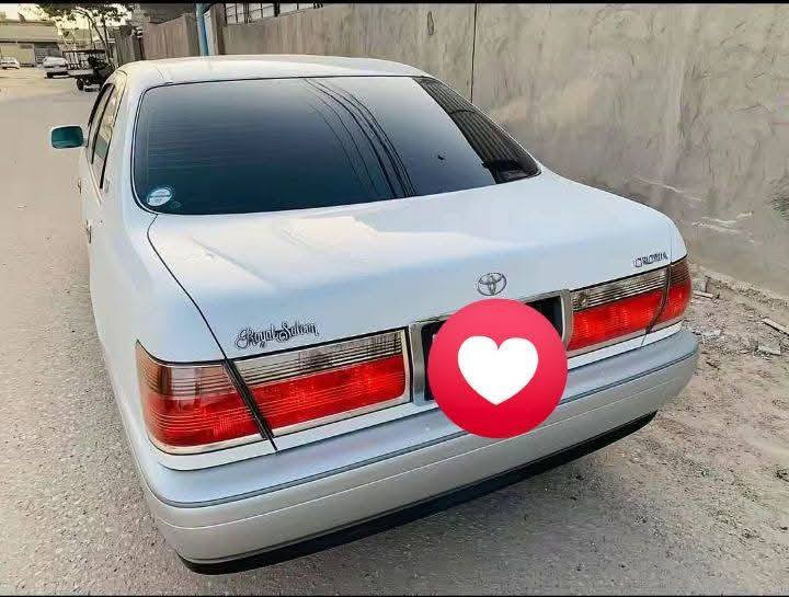 السلام عليكم
للبيع ((ملكه)) جنون مكفول من الكص والضربه ولصبغ والتبديل زيرو للعلم السياره (نقل جثه) شاصي 41  فقط شغل مضبوط رقم بصره الدولي شرط سنويه ال 29 مديل 2000
مواصفات السياره: 
1.اربع دكم 
2.ديفور الجبير
3.عينه اكترونيه 
4.ستيرن كهربائي
5.كشنات كهربائيه اماميه وخلفيه 
6.ثلاجه
7.ويل كب حصيره  
8.برده كهربائيه خلفيه 
9.مري شفط + هيتر 
10.نضام TRC +VSC مانع انزلاق
11.تبريد خلفي امامي ثلج + تدفئه 
12.سيدي جنجر ٦ اقراص
13.كروز  قفل سرعه 
سياره فول مواصفات ماعده الفتحه 
وبيهه بعد مواصفات 
السياره ماشيه 85 حقيقي 
شرط مكينه وكير وحداديه كارتون كلش
 واحله من الصور وتجي وتشوف بعينك شرط الله شاهد مانقصهه برغي 
السياره بسمي تحويل ثاني يوم بسم المشتري 
السعر 115 وبيهه مجال قليل 
(( ملاحضه اخي العزيز اشوف السعر غالي عليك  اترك شي يدل على اخلاقك وتربيتك والرزق على الله ❤️)) 
رقم الهاتف ***********
مكان السياره بصره 
         (أي تفاصيل اكثر راسلني واتساب)
