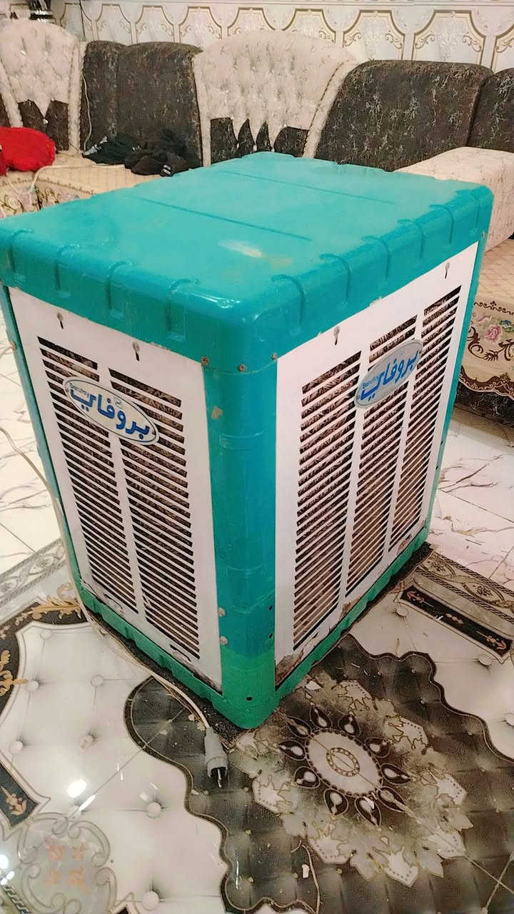 مبردات اثنتين نضافه فول برفان الهوه ثلج الجبيره بيع ٨٠ وبيه مجال بسيط والثانيه الوسط بيع ٧٠ وبيه مجال بسيط اتفيد اهل المواكب هاتف*********** بيه واتساب المكان نجف حي الوفاء
