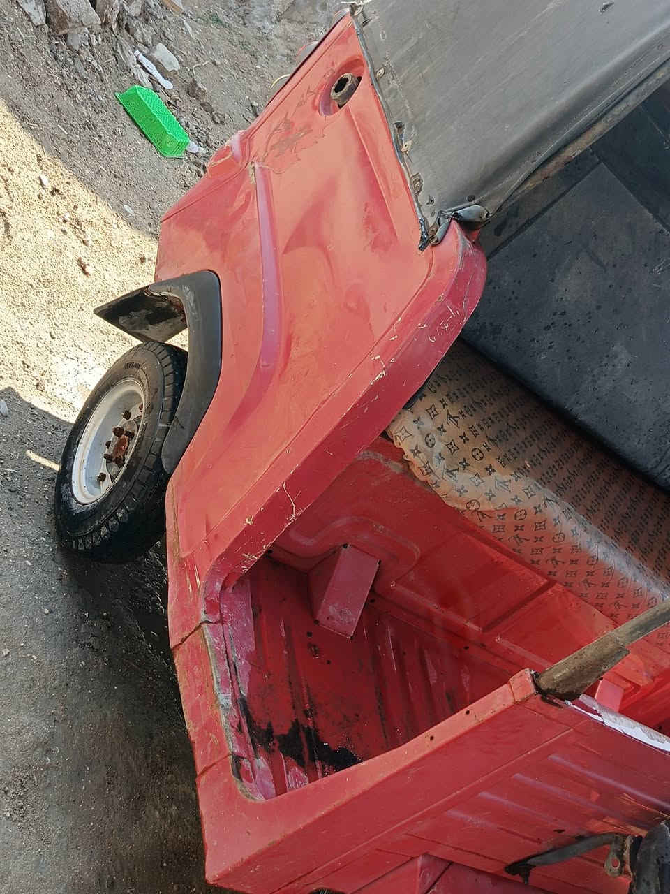 2018كفاله من الصيغ وتعمير بلاديه 
تكتك متروكه ومكينتها خربت وذبيناها 
ورايدين نبيعها التكتك كلشي مابيها والله بس عوزها محرك 
رايدينها ب٩٠٠ وبيها مجال للطيبين 
الاستفسار على هذا الرقم  
.***********
