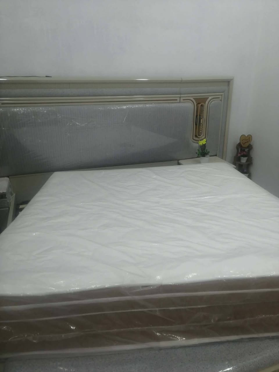 دوشك جديد غير مستخدم قياس ٢٠٠ ف ١٨٠ بعده بجيسه
لارتفاع ٣٠ سنتم
ب140
لعنوان ابو شطيب


**إذا كنت صاحب هذا الإعلان وتريد حذفه لأي سبب، رجاءا أرسل رسالة إلى الدعم الفني**