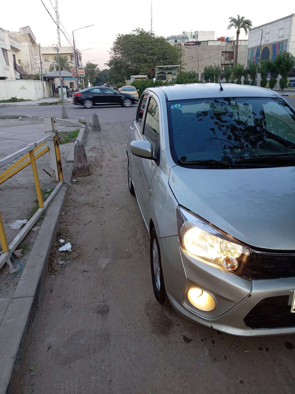 السلام عليكم زوزوكي ياباني 2019 ماشيه 85 حادثها بدعاميه وبنيد السعر 60 الرقم ***********
