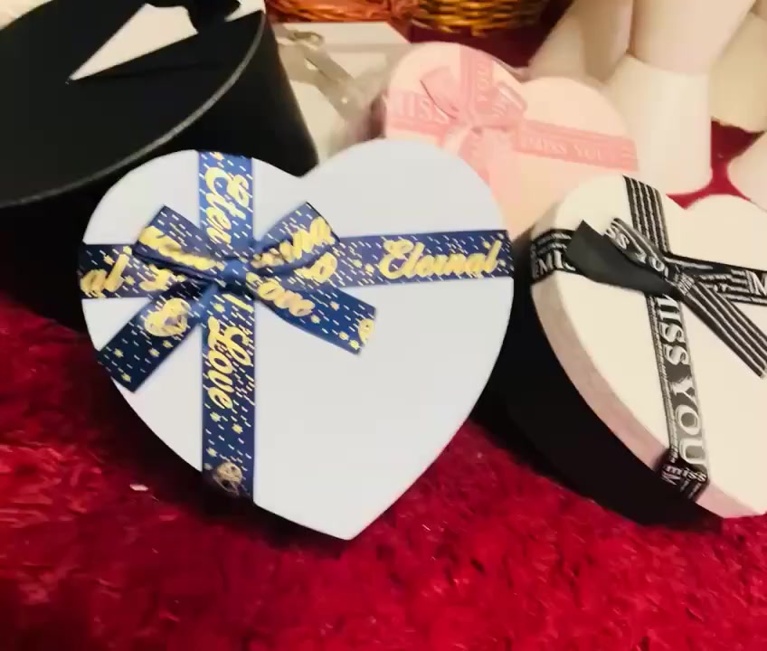 يابه شلونكم عندي غراض للبيع شلعه وحده ب100 الف كلهن 

خيش درزن 12 قطعه
تول كبار عدد3
صغير 2
تغليف وردي يشبه فلين 1
اكياس ورقي كبير 8
اكياس ورقي وسط 5
غلاف ساده ووتر بروف  13
غلاف نايلون شفاف 4
غلاف ورد گلتر 2
كارت مستطيل 1 سيت
كارت قلب 1 سيت
سنادين ورد 8
بوكس معيني كبير ثلاثي 
بوكس فيونكه ثلاثي 
بوكس قلب ثلاثي عدد3
بوكس فيونكه مستطيل ثنائي
سلات خوص ثلاثيه
شرايط 12 قطعه مشكل
بوكس قلب شفاف من الاعلى عدد واحد قطعه مفرده


**إذا كنت صاحب هذا الإعلان وتريد حذفه لأي سبب، رجاءا أرسل رسالة إلى الدعم الفني**