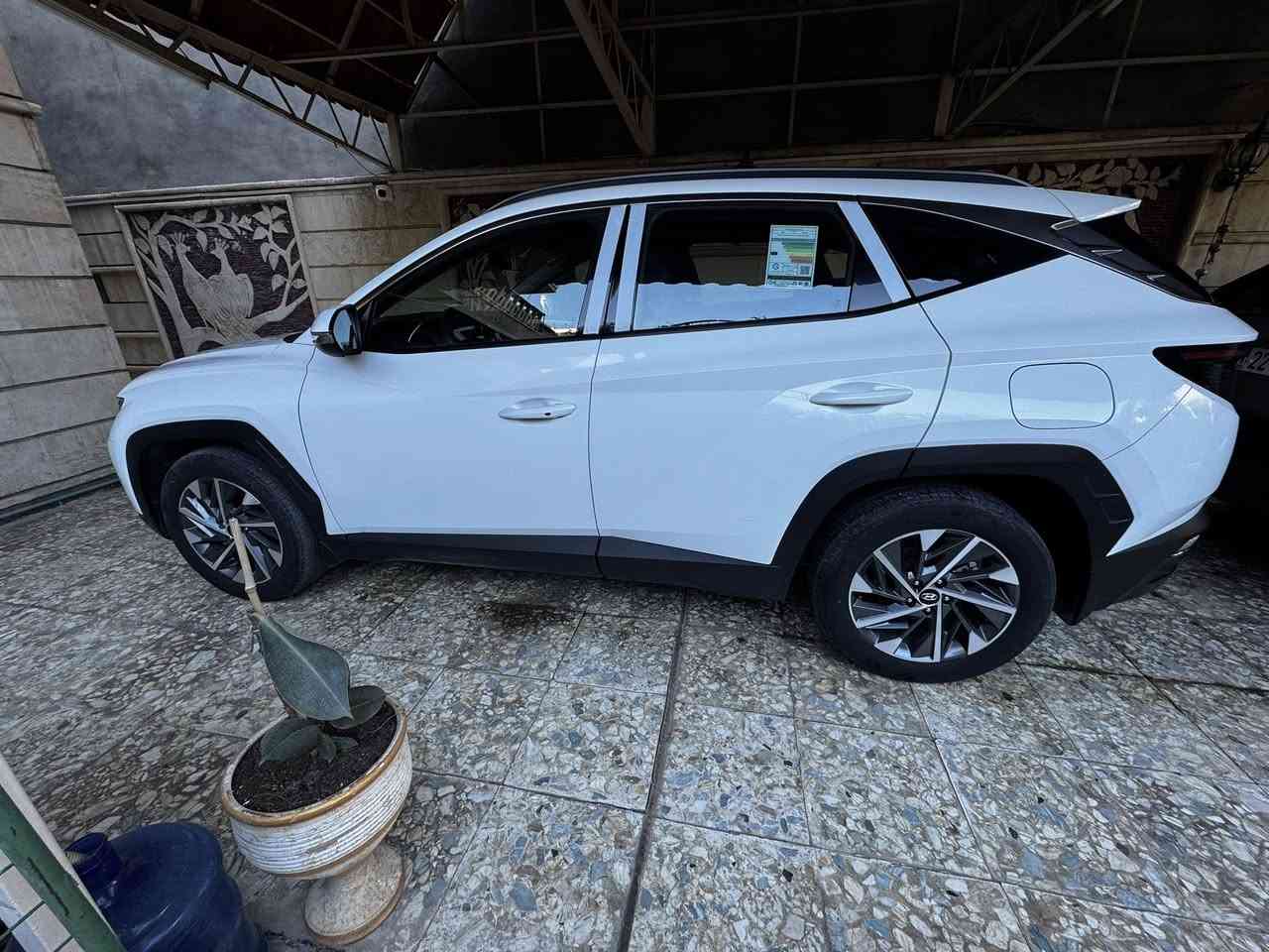 السلام عليكم 

هيونداي توسان 2023 خليجي فول مواصفات عدا البانوراما ماشية 49000 كيلو سيارة مكفولة كفالة عامة عدا بارد 4 اصابع بالجاملغ الخلفي ومصلح 
رقم بغداد انكليزي بأسمي

السعر 21500 $ 

العنوان بغداد / زيونه
 
للاستفسار ***********
