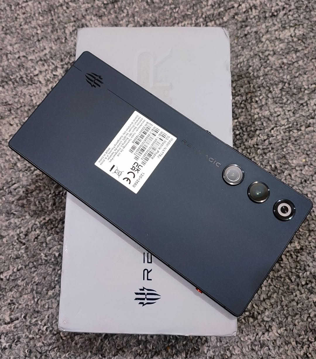 ريد ماجك 10 اير
جهاز اخو جديد استخدام قليل  
ذاكره 256 رام 12 
ملحقات كامله نظافته 100/100
السعر 600 قفل 
مكاني نجف ***********
