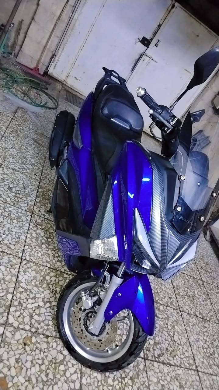 دراجه ان ماكس صيني جديده وضع الشركه موديل 2023  ماشيه 76 كيلو فقط لايت زنون حساسات اي بي اس مانع انزلاق  تشغيل عن بعد دبل بصمه السعر 900 الف  العنوان البياع الشرطه الخامسه ***********
