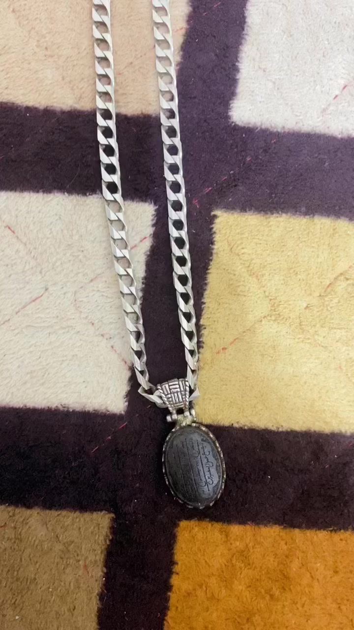 السلام عليكم 
زنجيل ايطالي النضافه مثل ماواضح بالفديو  الوزن 54 غرام 925 ايطالي اطار الخرزه KS سعودي 
اسوار حياكه 925 44 غرام 
الشراي يراسني خاص جماعت سعر الغرام الكسر لاتعاملني


**إذا كنت صاحب هذا الإعلان وتريد حذفه لأي سبب، رجاءا أرسل رسالة إلى الدعم الفني**