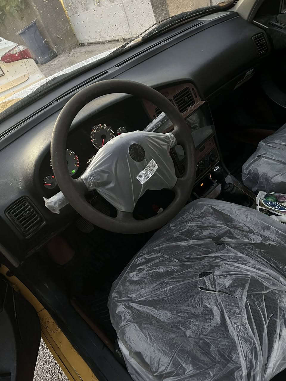 السلام وعليكم بيجو بارص 2015 للبيع
السياره بيها صبغ جاملغ الخلفي وهسا هم نضرب نفس الضربه بس مابيها دواخل ولا حوض مكفولات شواصي ولغود ما بيها نقص صدرها نص عمر 

مصفرها هيئه وغرامه بسمي مكان السياره بغداد السيديه 

السعر 42 بيها مجال قليل كلش 

***********
