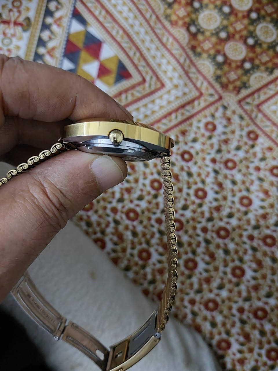 ساعة رادو ديستار السعر ٢٥٠ الف دينار***********
