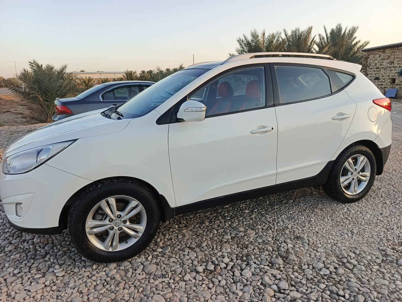 السلام عليكم... 
توسان ٢٠١٢ خليجي رقم بغداد تحويل مباشر مكفوله من الصبغ والتبديل ما عدا مكانات بارد وتكحيل بسيط جداً مكينة 2000دوش بحالة جيدة جداً وگير ممتاز حداديه ٨٠٪ أمامي وخلفي التايرات الخلفي شادهن جديدات والامامي نظافتهن ٧٠٪ الأرضية مغلفة جلد بصورة عامة السيارة جيدة جداً
مكان السيارة الحله ناحية الحمزة الغربي السعر 140$ وبيها مجال بسيط..... 
للأستفسار *********** متوفر واتساب
