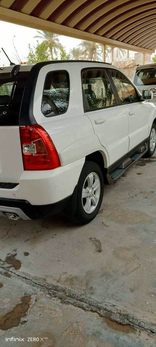 السلام عليكم
كيا سبورتج 2009 
                                
رقم ديالى دولي  ..     ابسمي سنويه 2030
السياره كفاله عامه عده صبغ الجاملغ اثر شخط  شرط قطره معجون مابيه.. السياره جديد حيل اخت الزيروو
كير مكينة حدادية كله جديد
تخم.. تاير وباتري جدد
تبريد .  .. وين ماايعجبك افحص
حساس خلفي
كشنات جلد 
محرك 2000 دوش جديد
مكان السيارة ديالى بلدروز 
السعر. 123او بيه مجال 
رقم الهاتف ‏‪***********
