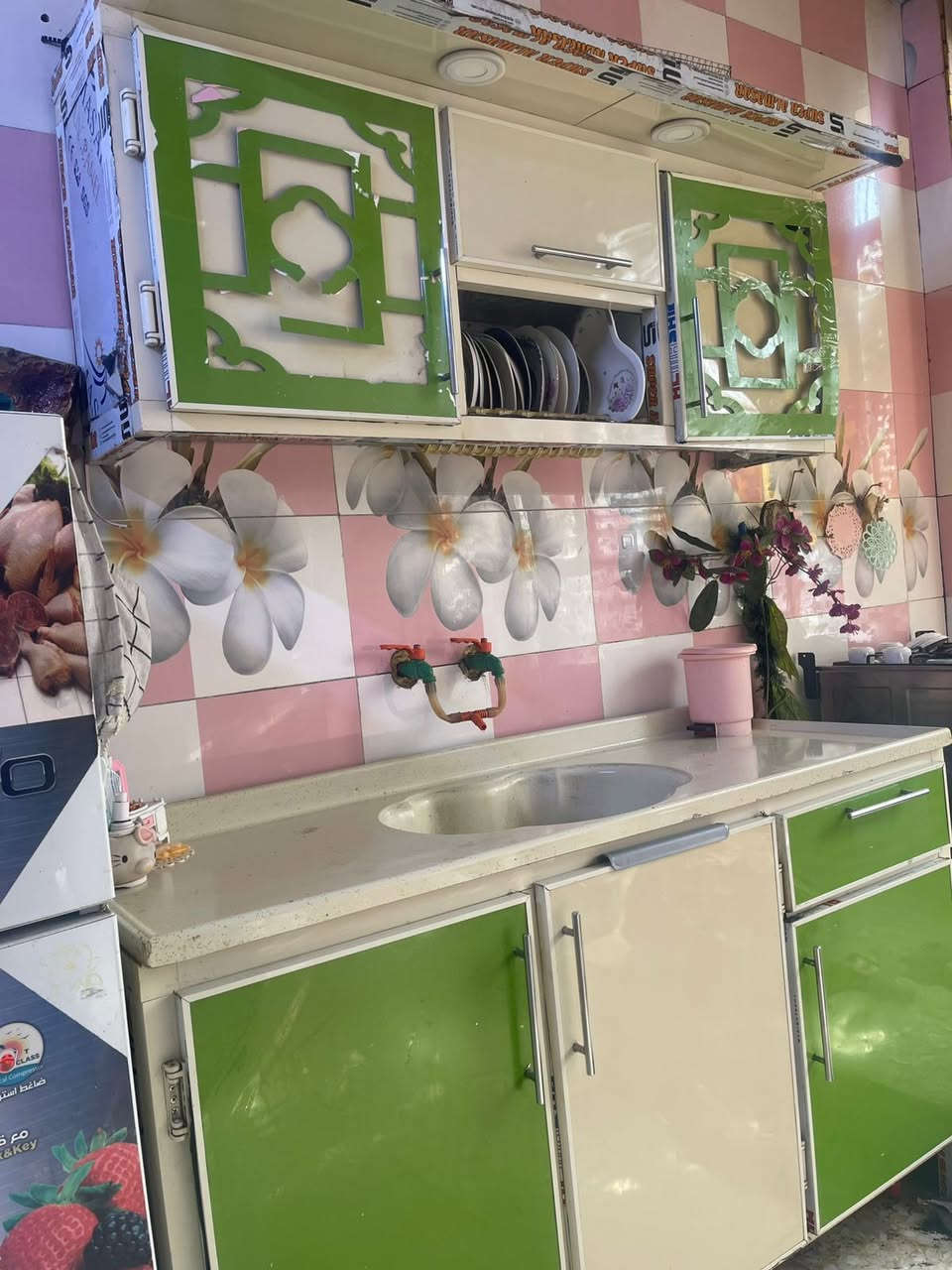 كاونتر نضافة ٩٠/١٠٠  مرتب وحلو العنوان بغداد الشعلة الرحمانية. ***********  ٣٠٠ الف بي مجال بسيط
