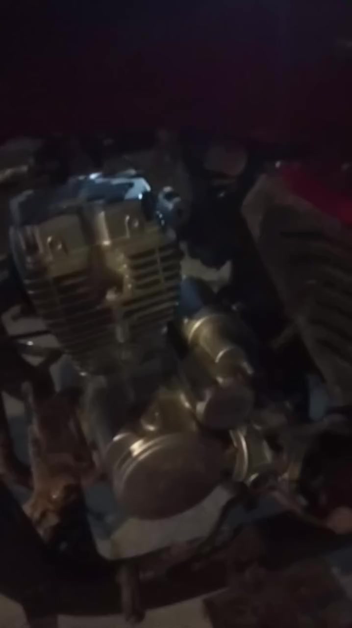 سلام عليكم عندي ستوته دايوان بيها مكينه مال جمره جديده مامفتوحه وكير بوكس جديد وكاردن مال جمره جديد كهربائيه كله شغاله سلف هندر كامله قمريه ومحجل بيها السعر 875 لتواصل عل خاص


**إذا كنت صاحب هذا الإعلان وتريد حذفه لأي سبب، رجاءا أرسل رسالة إلى الدعم الفني**