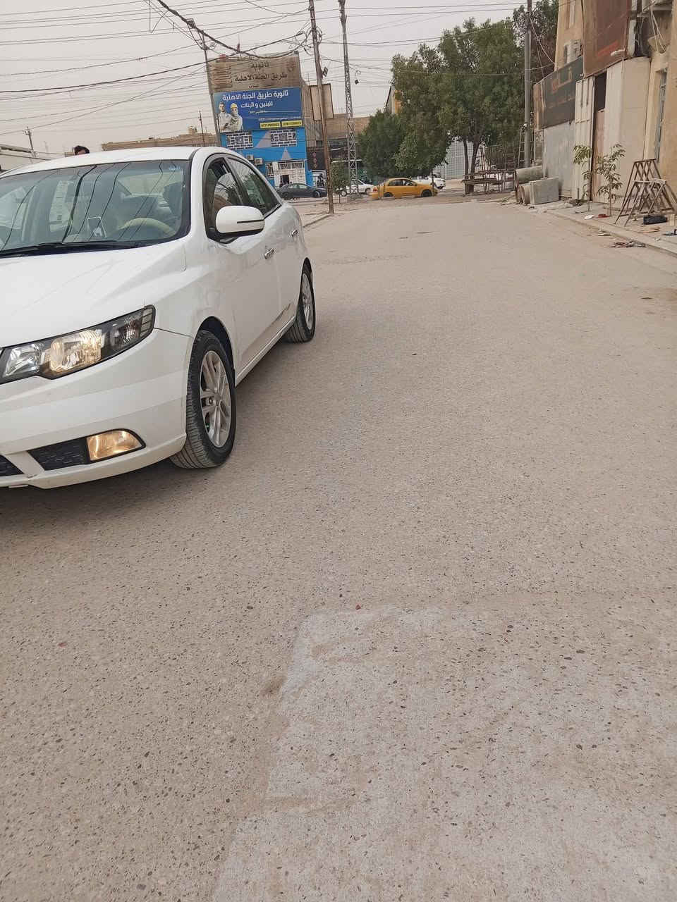 سلام عليكم سياره كيا سيراتو مديل 2011 البيع وراد خليجي مكينه 1600 وكير 6 نمر وتبريد وحداديه جاهزه تخم تايرات جديد  ما عده بنيد مضروب شويه ومرجعينه شاير بل مري تحكم ستيرين سياره بل عافيه الي ياخذه مكان سياره النجف الاشرف شارع الاحولي سعر سياره 100 وبيه مجال هذه رقمي *********** يتوفر وتساب
