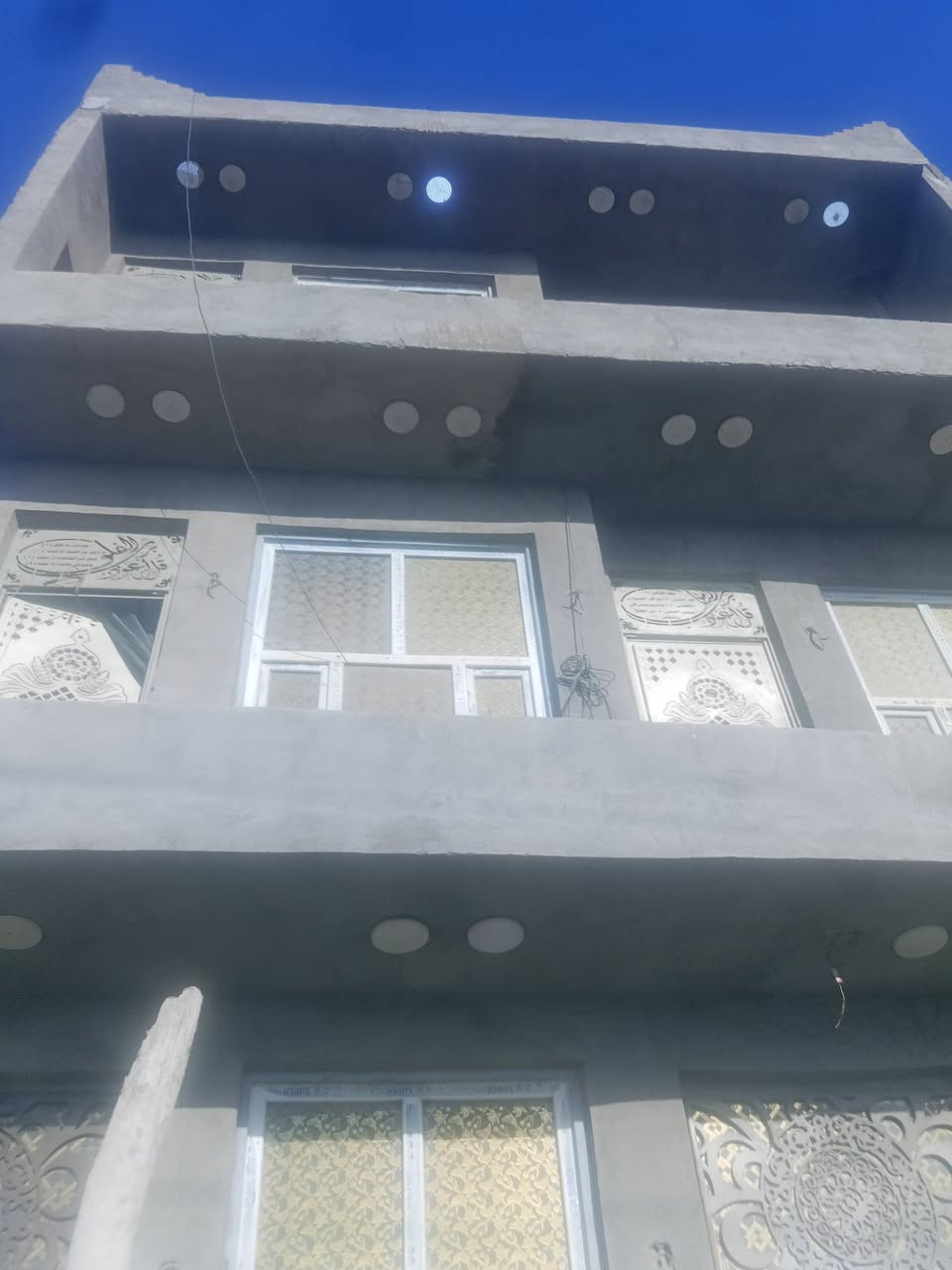 السلام عليكم..الدار للبيع ..
واجهة المنزل تقع على بستان جميل 

متكون من 4 غرف نوم نضام سويت 

المساحة 85 متر ..بناء 2025 ..ومن الداخل نضيف جدا 

العنوان الغزالية . منطقة الحيدرية مقابيل مزرعة بيت اسماعيل ..

السعر..160 .. وبيه مجال بسيط ..

***********
