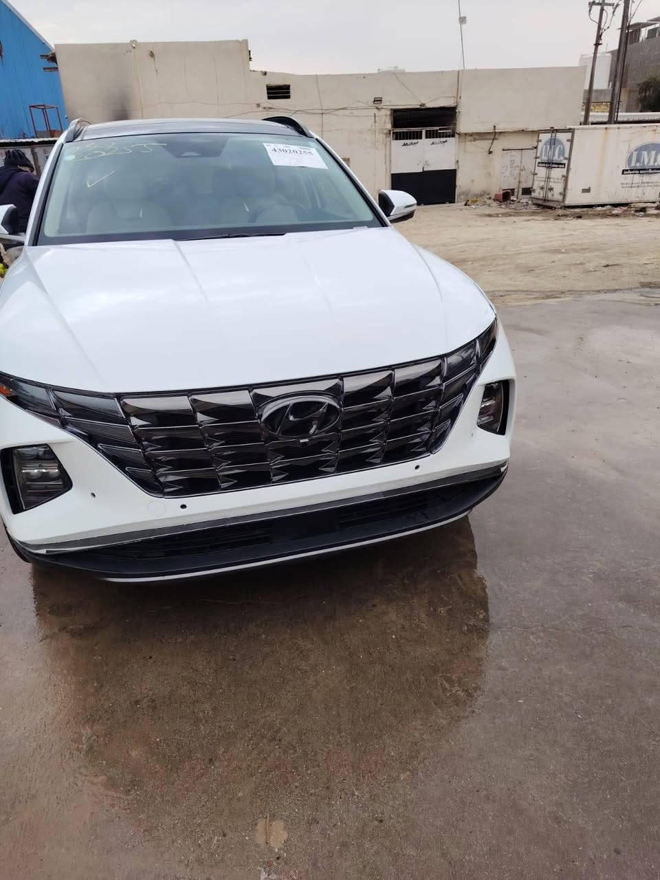 توسان 24 لمتد هايبرد
فول مواصفات واحد على واحد 
بانورما تقديم ترجيع بالبصمه 
كير دكم  داخل ابيض 
دخول جديد 
صور الحادث داخل المنشور 
كشر مكفول من الصبغ 
شاصي ايسر بي تعديل بسيط 
مكاني حله. 
    ***********
