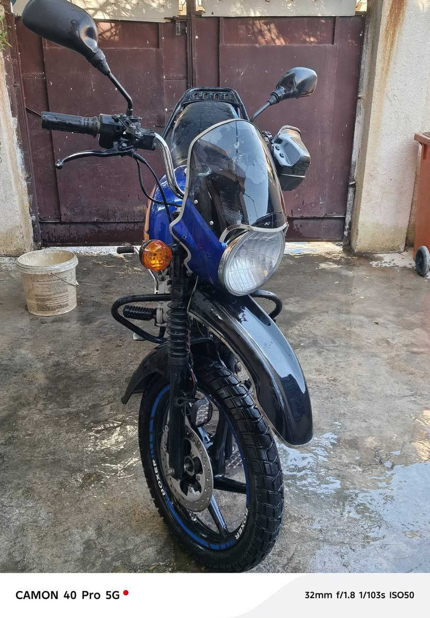 سلام عليكم إخوان دراجه بوكسر 2023دراجه نضيفه محرك مفتوح بيها نقص بريك امامي قبق زنجيل وشحن ماتشحن يامه باتري يامه كتف شحن غيرهن ماكو سعر 1,250مليون وربع بيها مجال مكاني اسره ما موجود عل فيس فقط واتس ***********
