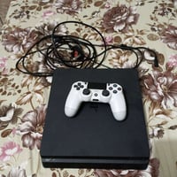 بلاي ستيشن 4 سليم • مهكر • ٥٠٠جيجا