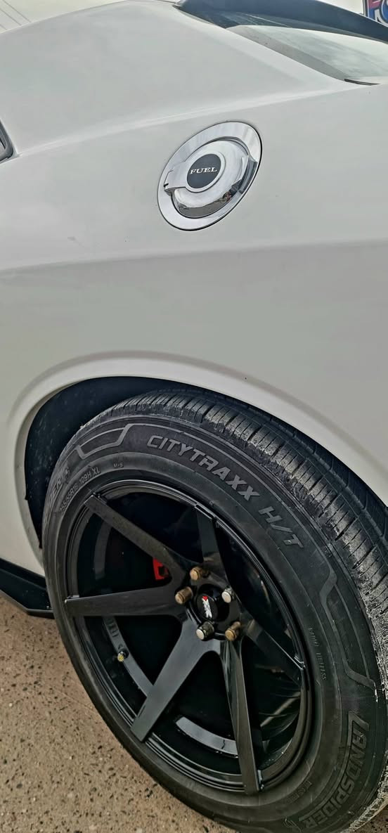 ⭕چالنجر SXT فول عدا التنتة مديل 2010 محدثة 20

مكينة 3.5 V6 ستندر وضع الشركة والگير

ويل نجمة جديد الخسفة القوية

تخم تاير كوري وتايلندي هستوه شاده

تبريد ثلج🥶

كهربائات 1/1 كلها شغالة

كشنات جلد اسود حظن كهرباء

تدفئة بالكشنات

كامرة خلفية

حساسات خلفية

شاشة قلاّب بلاد

شوتة KN اصلية

دسكات تخم جديدة

⭕فان مروحتين ومبرمج حماوة وولف اصلي انسى الحماوة. 

💯منظومة احتراق كلها جديدة مسطرة كاملة نوزلات وبلكات ومجاول

سنوية بأسمي وهزة  للـ2027 تحويل مباشر🇮🇶

🚫حادث امامي و جاملغ خلفي جهة العبري بي معجون

🏎️السيارة نظيفة بمعنى الكلمة ونصبة تخبّل. 

💵 السعر 110$ قفل بيع مستعجل.


**إذا كنت صاحب هذا الإعلان وتريد حذفه لأي سبب، رجاءا أرسل رسالة إلى الدعم الفني**
