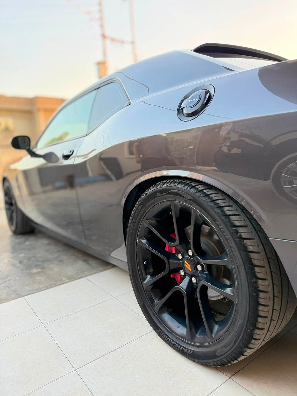 للبيع 
جالنجر 
موديل 22
                                                                              5700 RT
ماشيه 39 ميل 
السياره كلش جديده 
حادثه جاملغ وبنيد وقطعتين صبغ 
كير مكينه كفاله 
عليه برمجه وفتح فصله يم ايكل 
سقف روز رايز 
واناره محيطيه 
ويل مال اس ار تي 
نصبته حلوه ومال جناي 

عنوان بغداد 

السعر ١٧١ وبيه مجال بسيط 

رقم ***********

