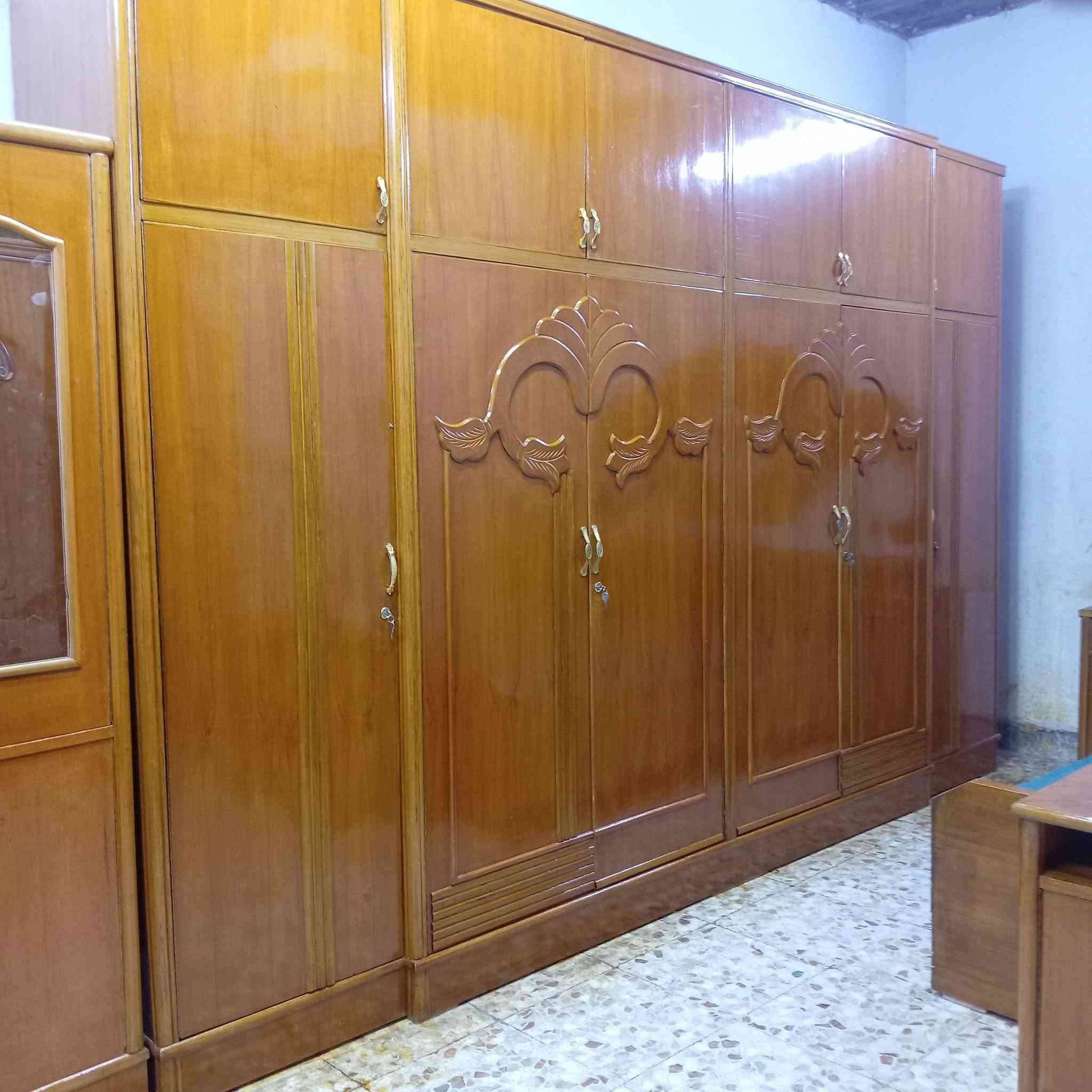 مكلف بلنشر غرفه تسكام نجاره صاج داخل وخارج ظهر جرجوبه تكمه 900وبيه مجال مكانه حله للإستفسار الاتصال بلرقم ***********
