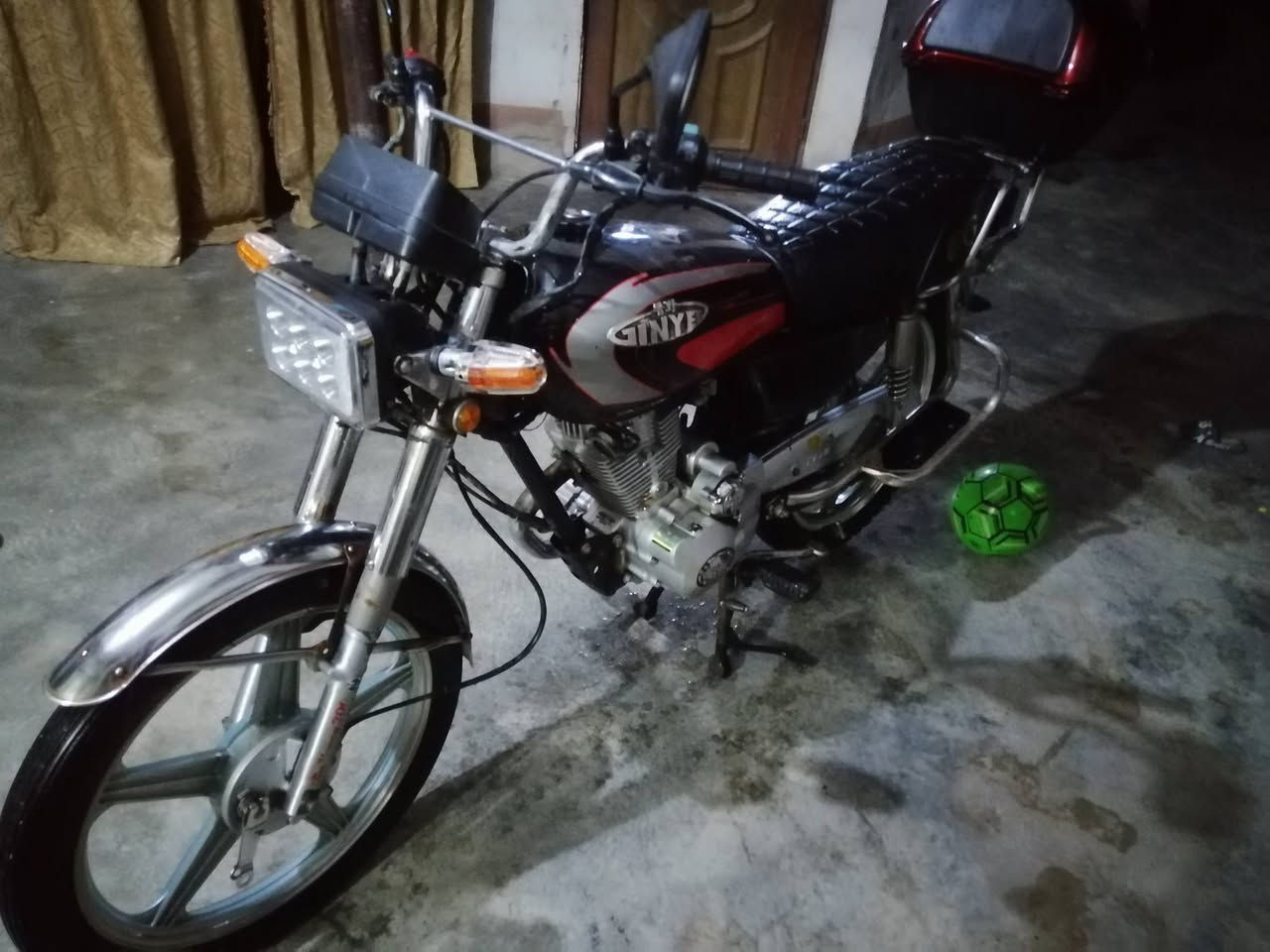 دراجه جني ابو كله ابو تاج موديل 2018 محرك شرط مابي اي عيب كبس كهربائيات كامل كنترول موجود سوجات اثنين السعر 400 بي مجال للطيبين 
***********
