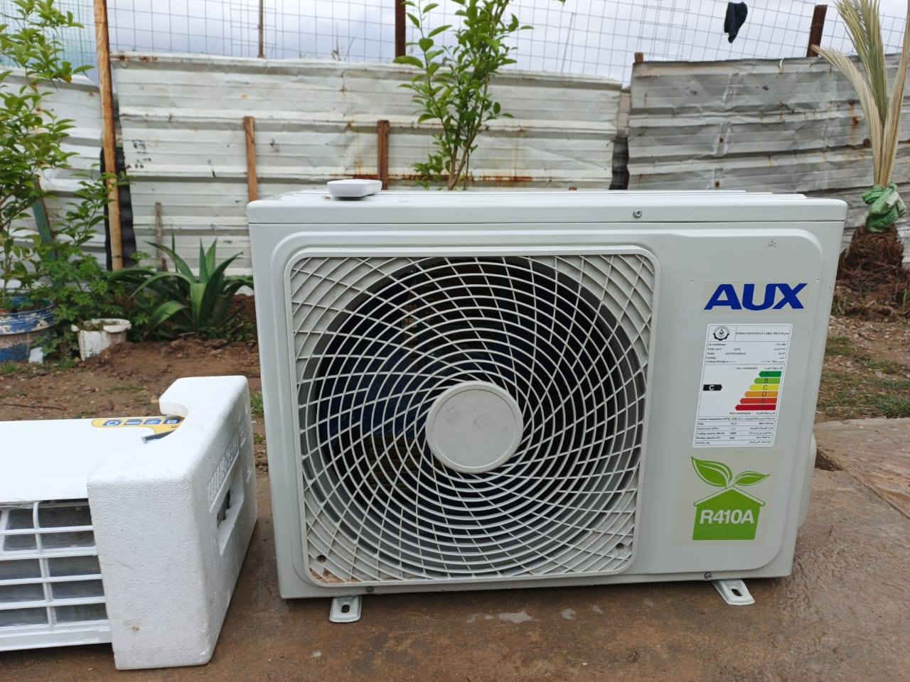 السلام عليكم 
مكلف بالنشر 
سبلت 1 طن جديد مستعمل اقل الشهر السعر 300 قفل
عنوان العنوان  الورديه مقابيل مدرسه عمرالمختار منطقة المنسيه الشراي  تصال فقط ***********  لاتواجد ع الخاص🚫
