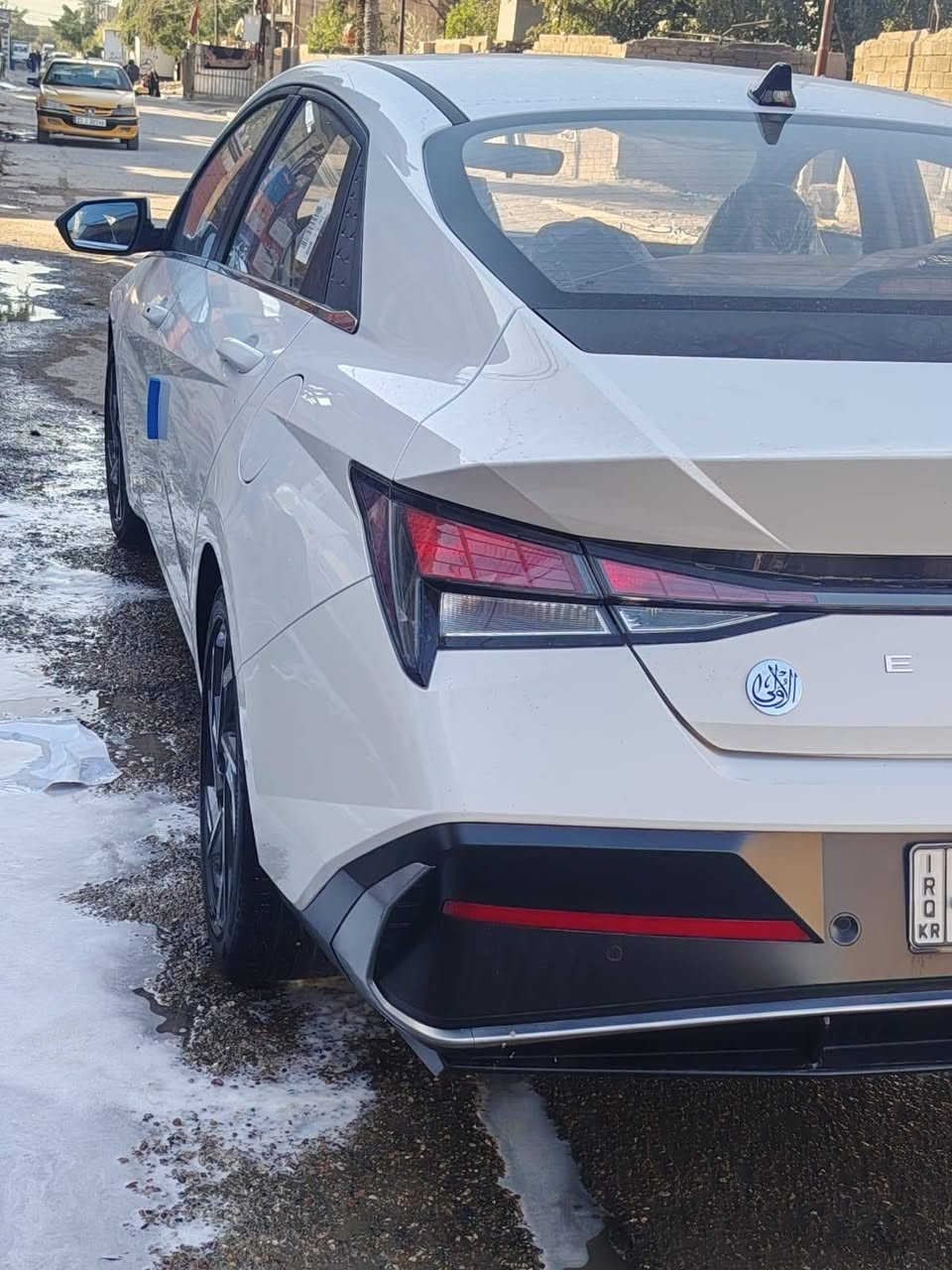 سلام عليكم شباب النترا البيع موديل 2025فول موصفات      ماشيه 6الف بعده زيرو سياره كفاله من زلغ مكان سياره بغداد *********** السعر 155وبيه مجال بصيط
