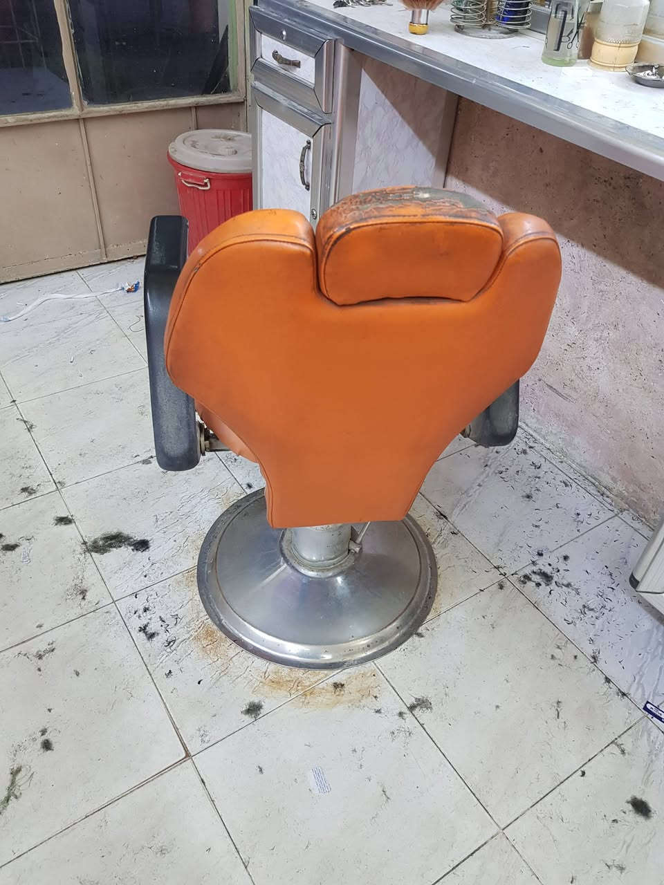 اغراض محل حلاقه للبيع بغداد الحسينيه الراشديه تلفون ***********
