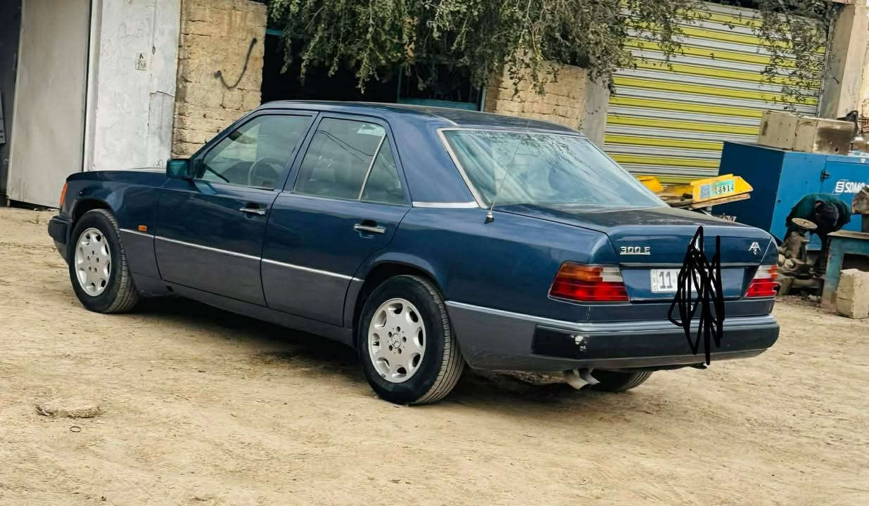 النظافه هيه الي تسولف اذا حاب تبيع سيارتك راسلنا 
مرسيدس دب محرك شبح التابوت ٣٢٠ بلادي رقم
اضغط لايك حتى يطلع منشوراتنا كدامك يوميا ننشر سياره 
 بغداد الجديد باسمي مشروع وطني موديل ٩٢ مصبوغه عام للجمالية فقط بدون ضربه او خياس قواعد الدبل وحده فقط مصلحة وموجوده الصوره مسوي ادامه على منظومه البنزين كير ومحرك وكهربائيات خير من الله نقصها التبريد غير شغال زوج تايرات جدد

السعر علق بكلمه تم وسيصلك مباشره بالرد الالي 

 العنوان ديالى بعقوبة للاستفسار اكثر الأتصال على الرقم *********** او تواصل بالواتس
