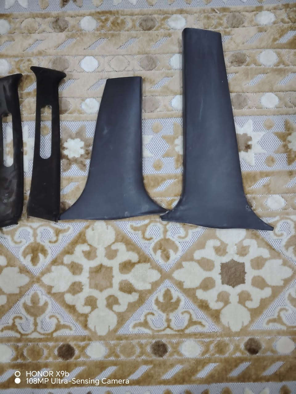 سلام عليكم متوفر غلف تكم بطه وسط وخلفي  مكان ناصريه توصيل موجود ***********
